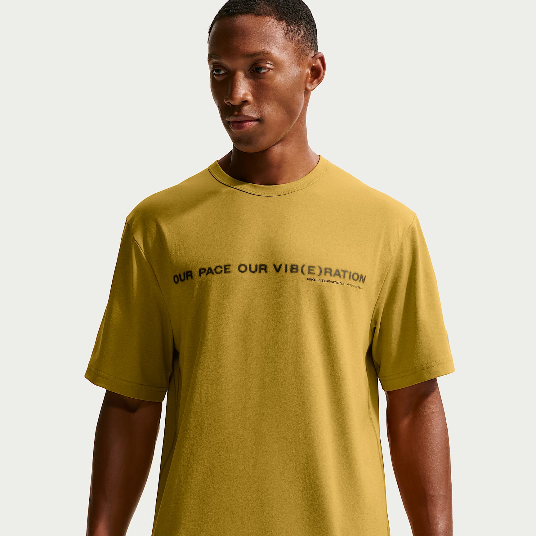 Nike Hyverse Men's Dri-FIT UV Protection Short-Sleeve Running Top