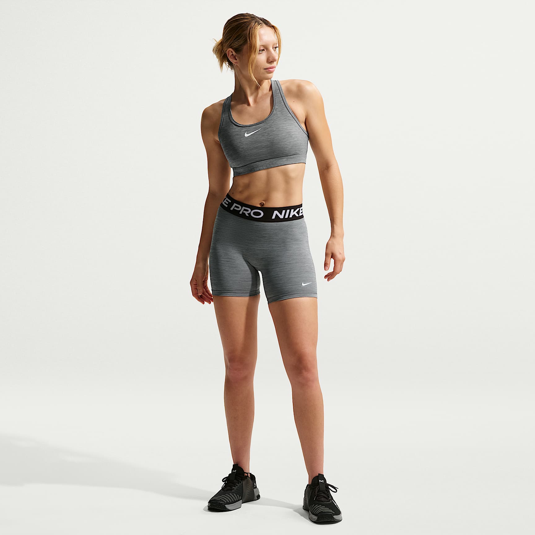 Shorts de tiro medio de 13 cm para mujer Nike Pro 365