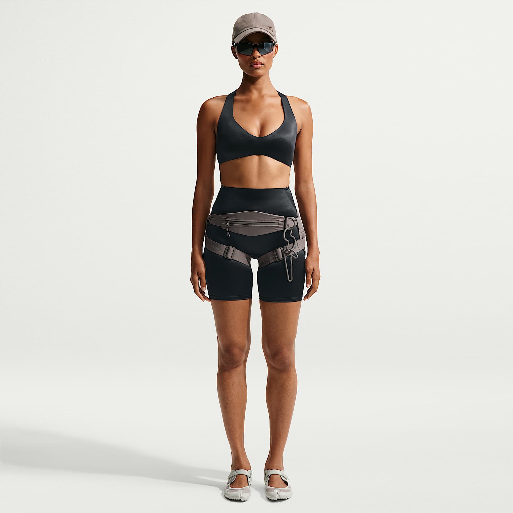 Shorts da ciclista 18 cm termosaldati a vita media NikeSKIMS Satin Shine – Donna