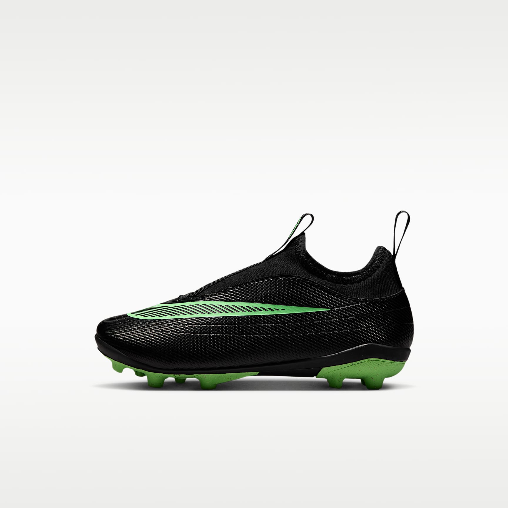 Nike Jr. Mercurial Vapor 17 Club Little Kids' Multi-Ground Low-Top Soccer Cleats