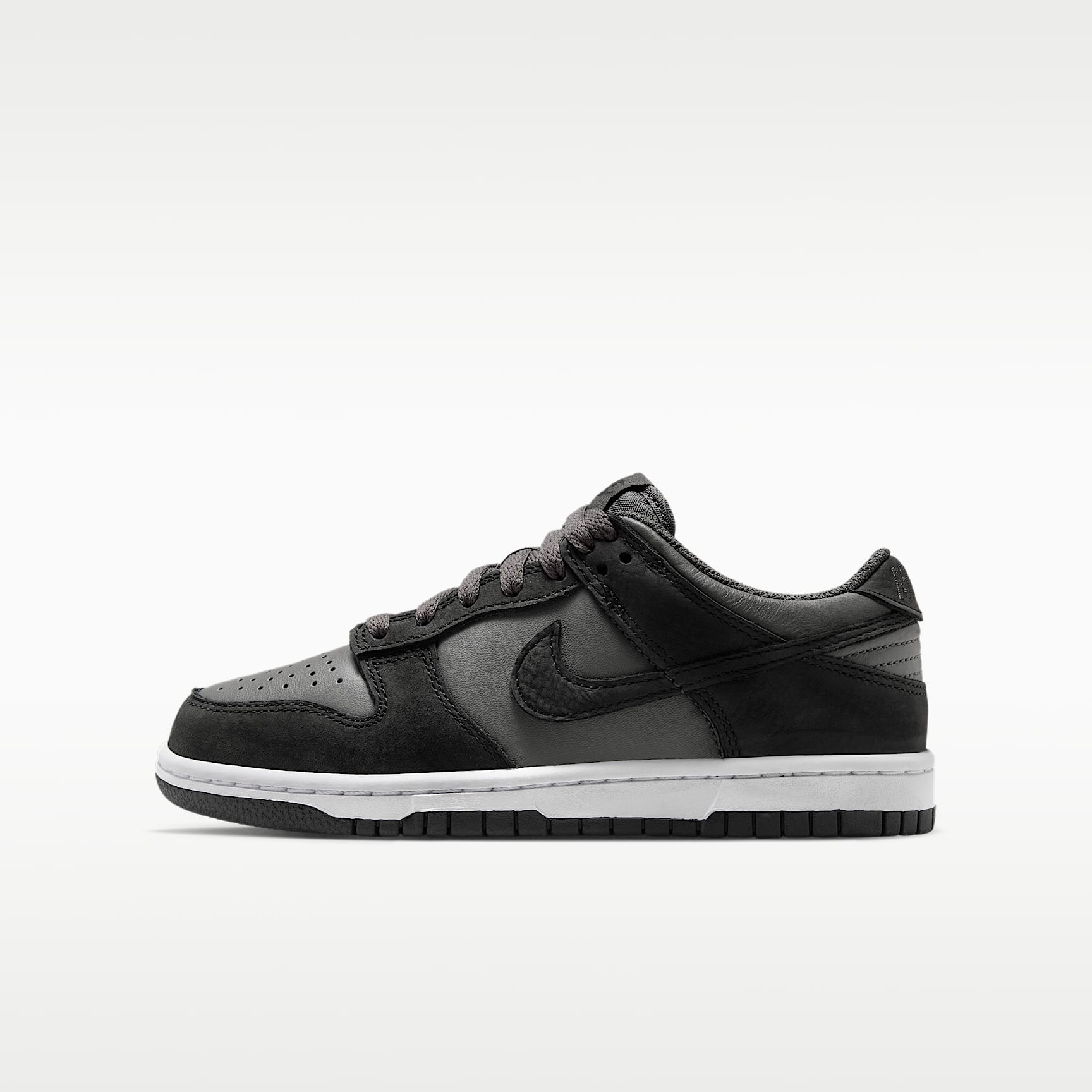 Nike Dunk Low SE Big Kids' Shoes