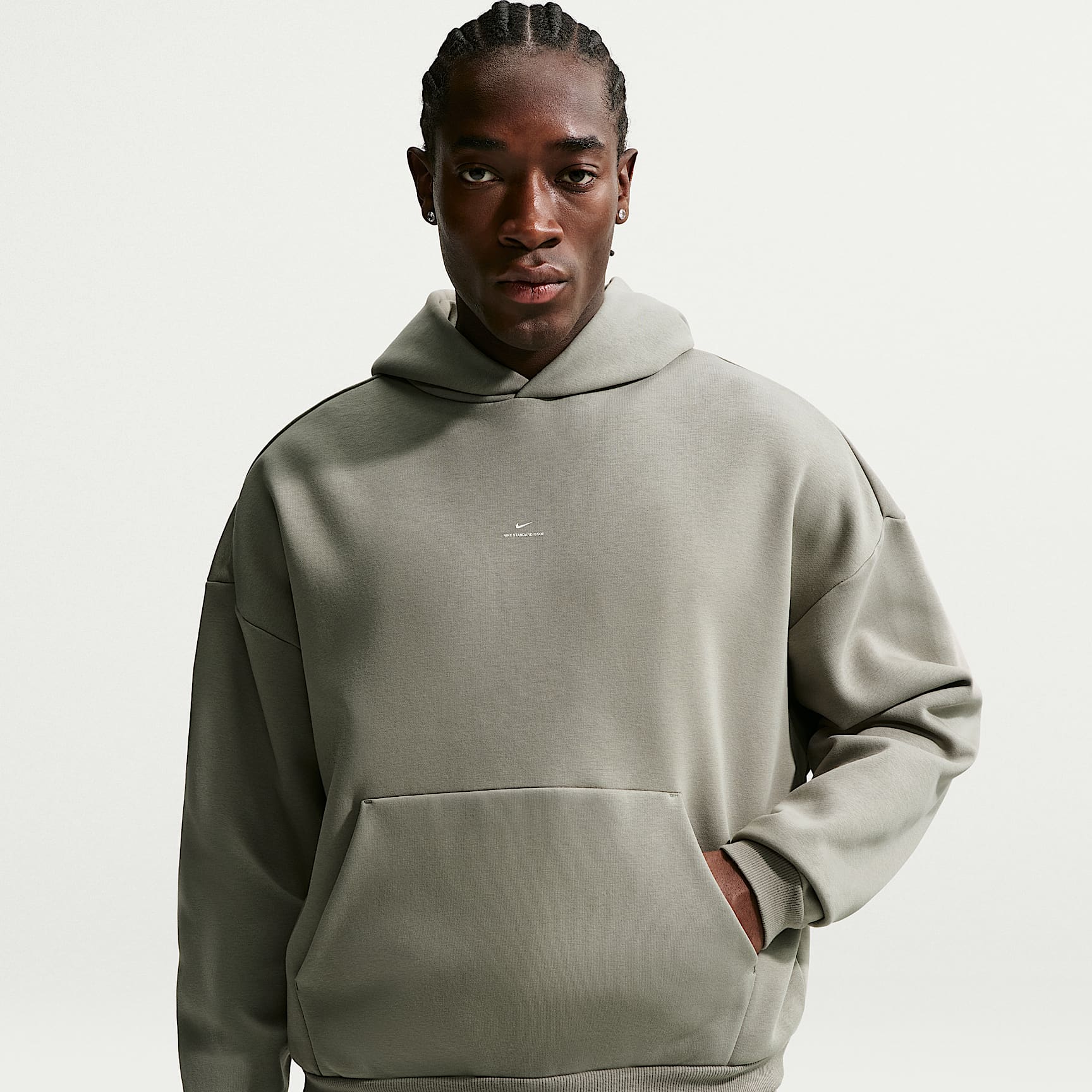 Nike Standard Issue Men's Therma-FIT Brushed Basketball Pullover Hoodie