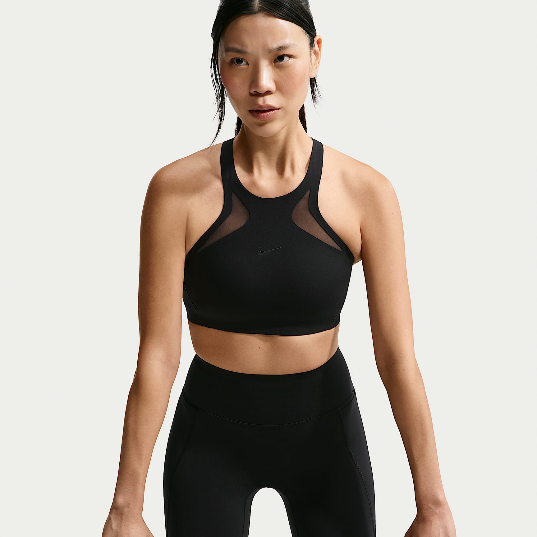 สปอร์ตบราตาข่ายซัพพอร์ตระดับกลางผู้หญิง Nike Universa
