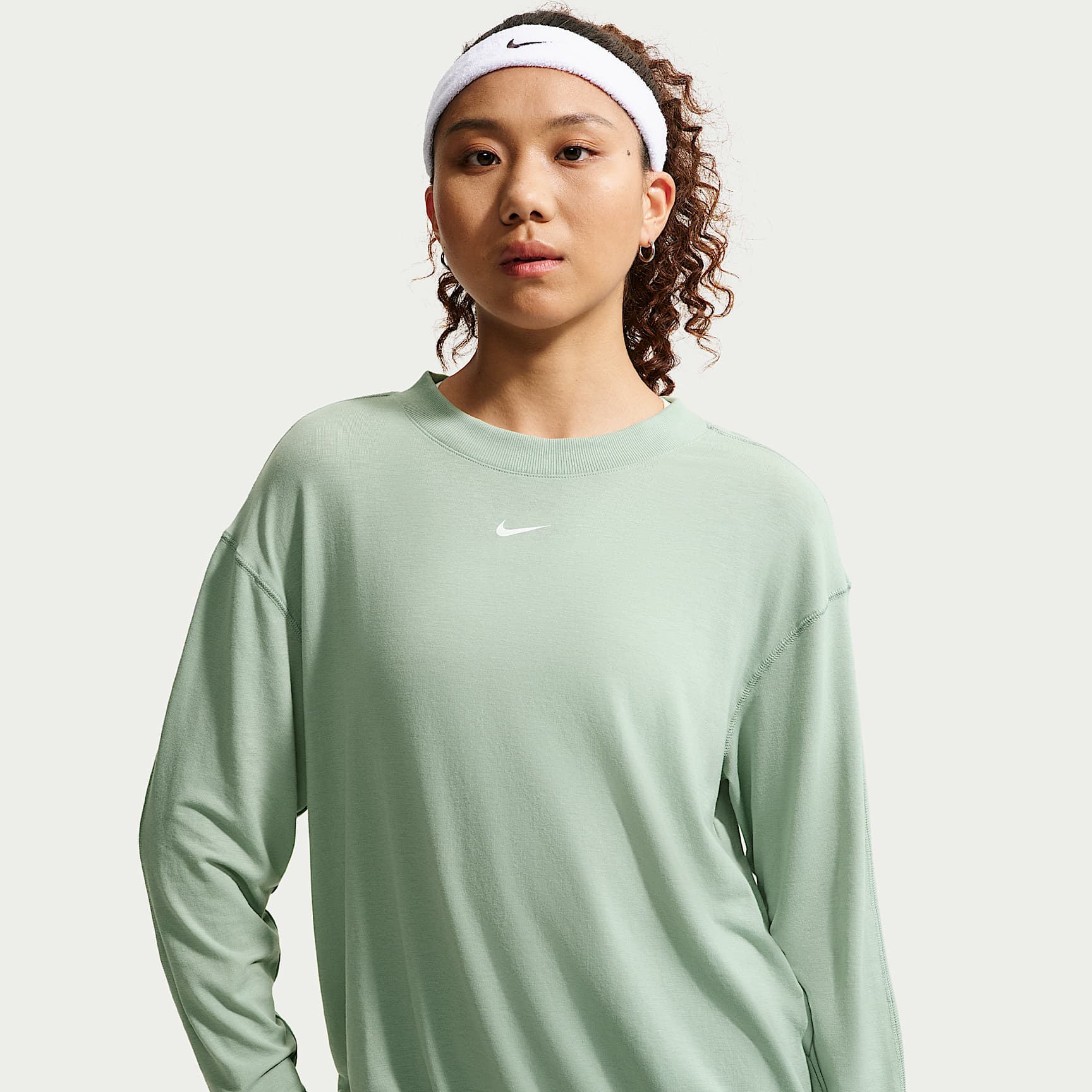 เสื้อแขนยาวผู้หญิง Dri-FIT Nike One Relaxed