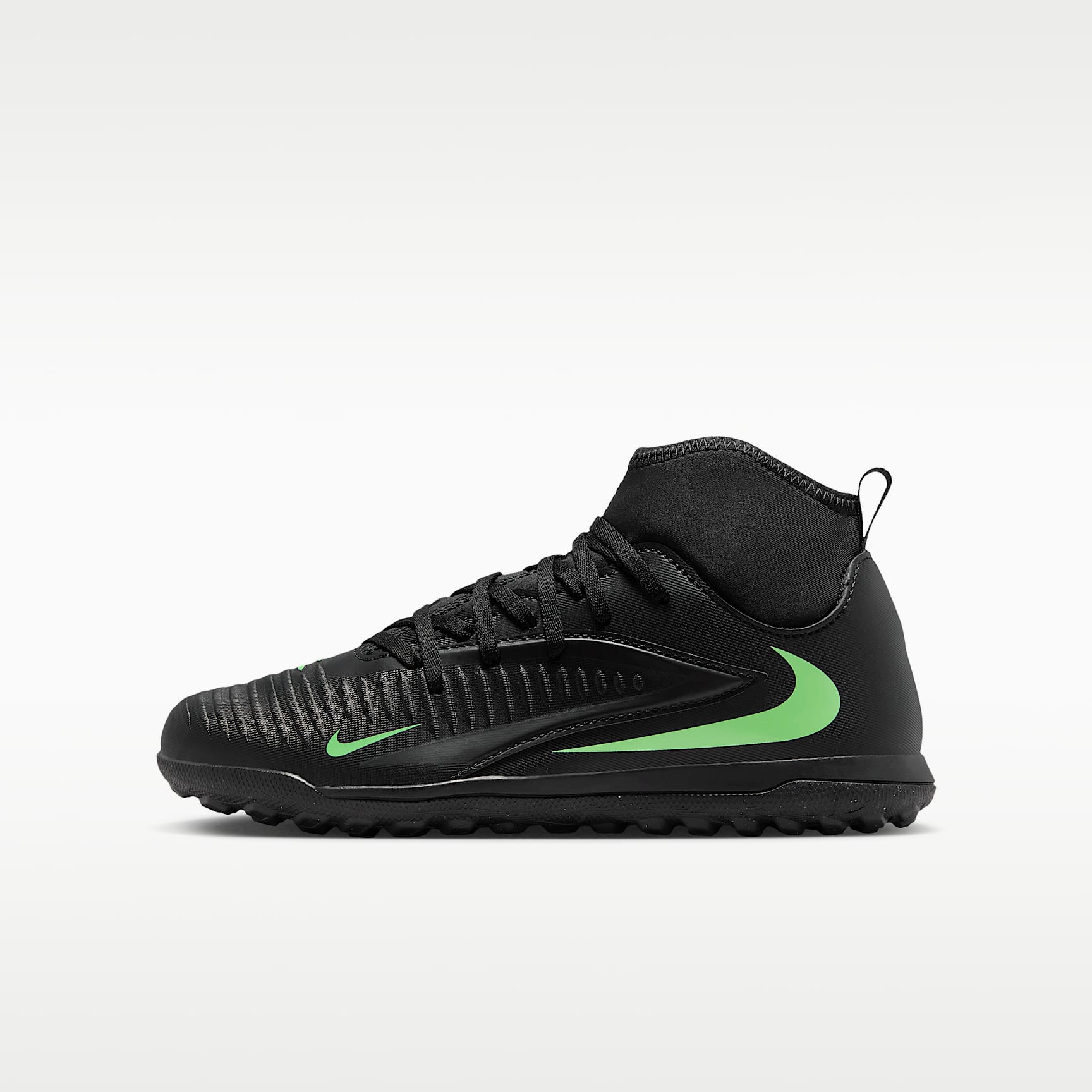 Nike Jr. Phantom 6 High Club Older Kids' Turf Football Boots
