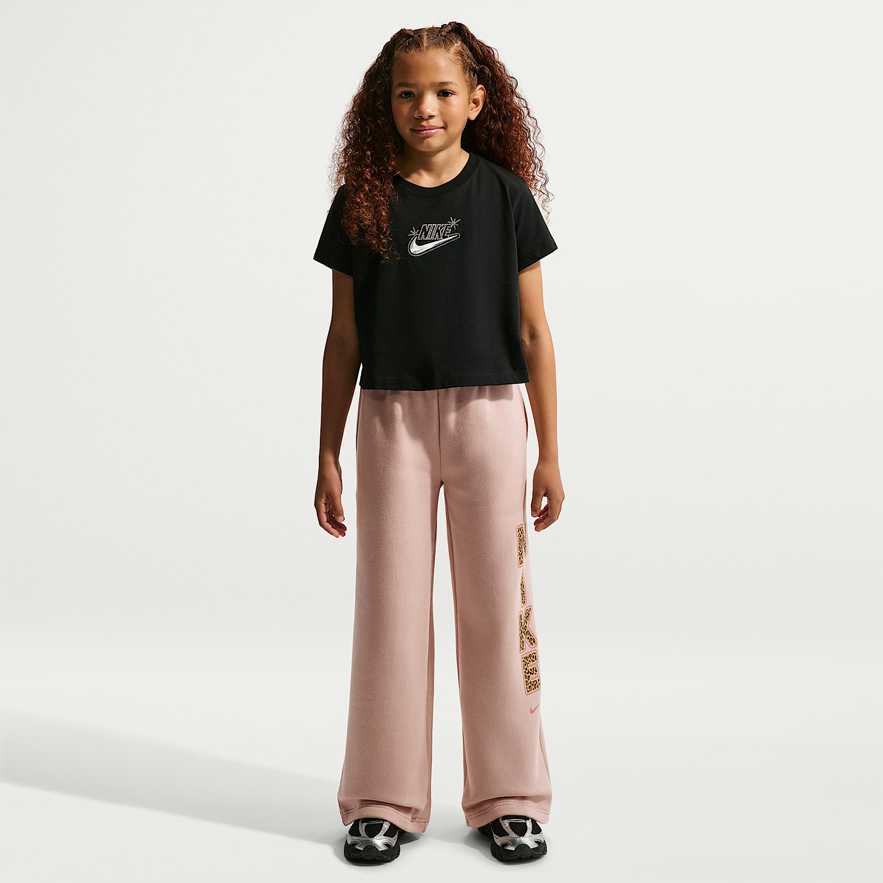 Pants de tejido Fleece con dobladillo abierto para niña talla grande Nike Sportswear Studio