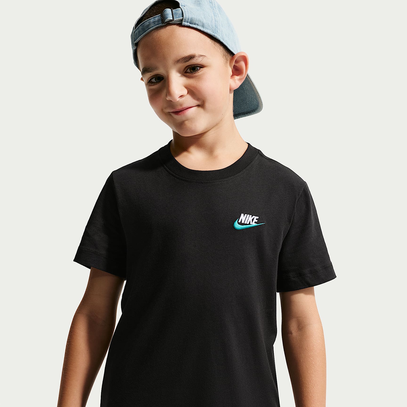Nike Sportswear Older Kids' T-Shirt
