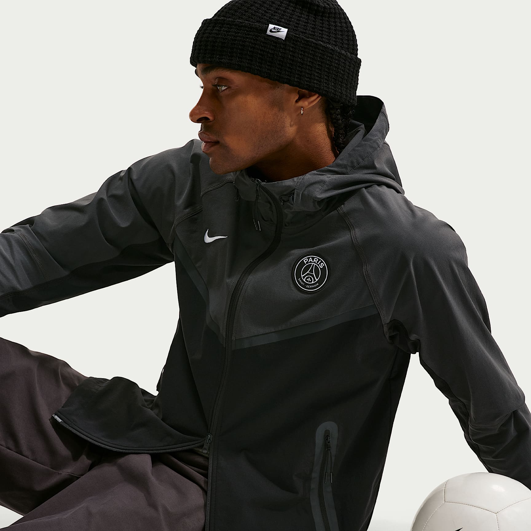 Paris Saint-Germain Tech Windrunner Nike Soccer vevd fotballjakke med hel glidelås til herre