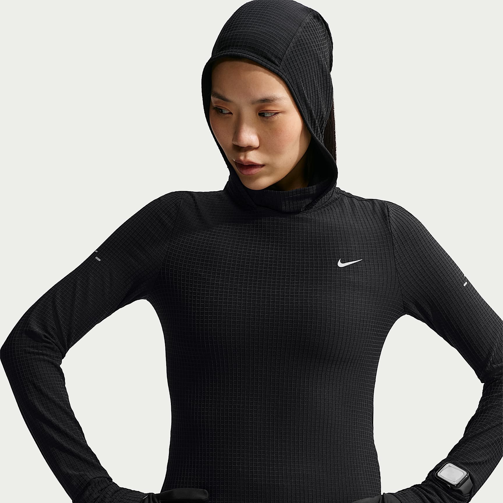 Nike Swift Women's Therma-FIT Long-Sleeve Hooded Running Top