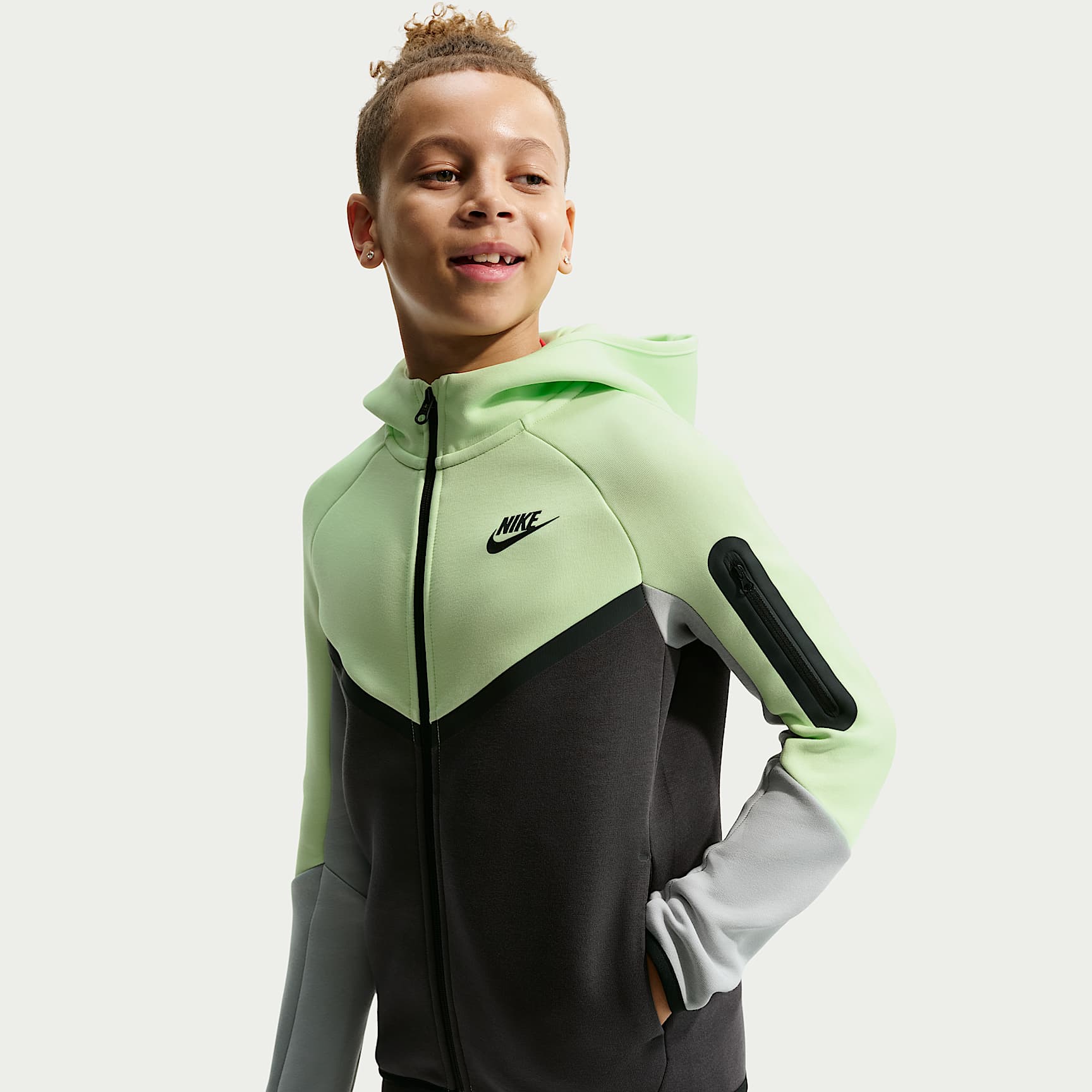 Nike Sportswear Tech Fleece Older Kids' Full-Zip Hoodie