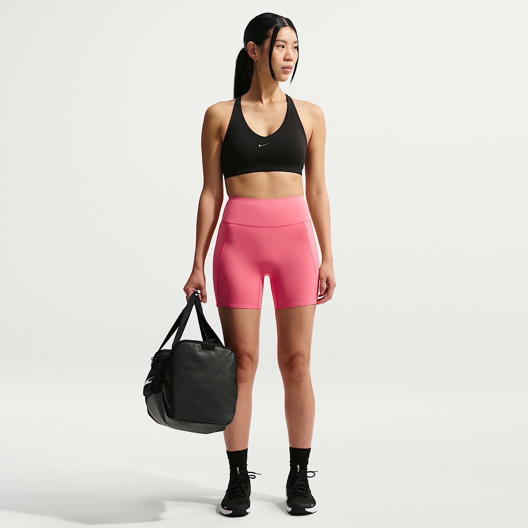 나이키 유니버사 여성 하이웨이스트 5인치 노 프론트 심 바이커 쇼츠