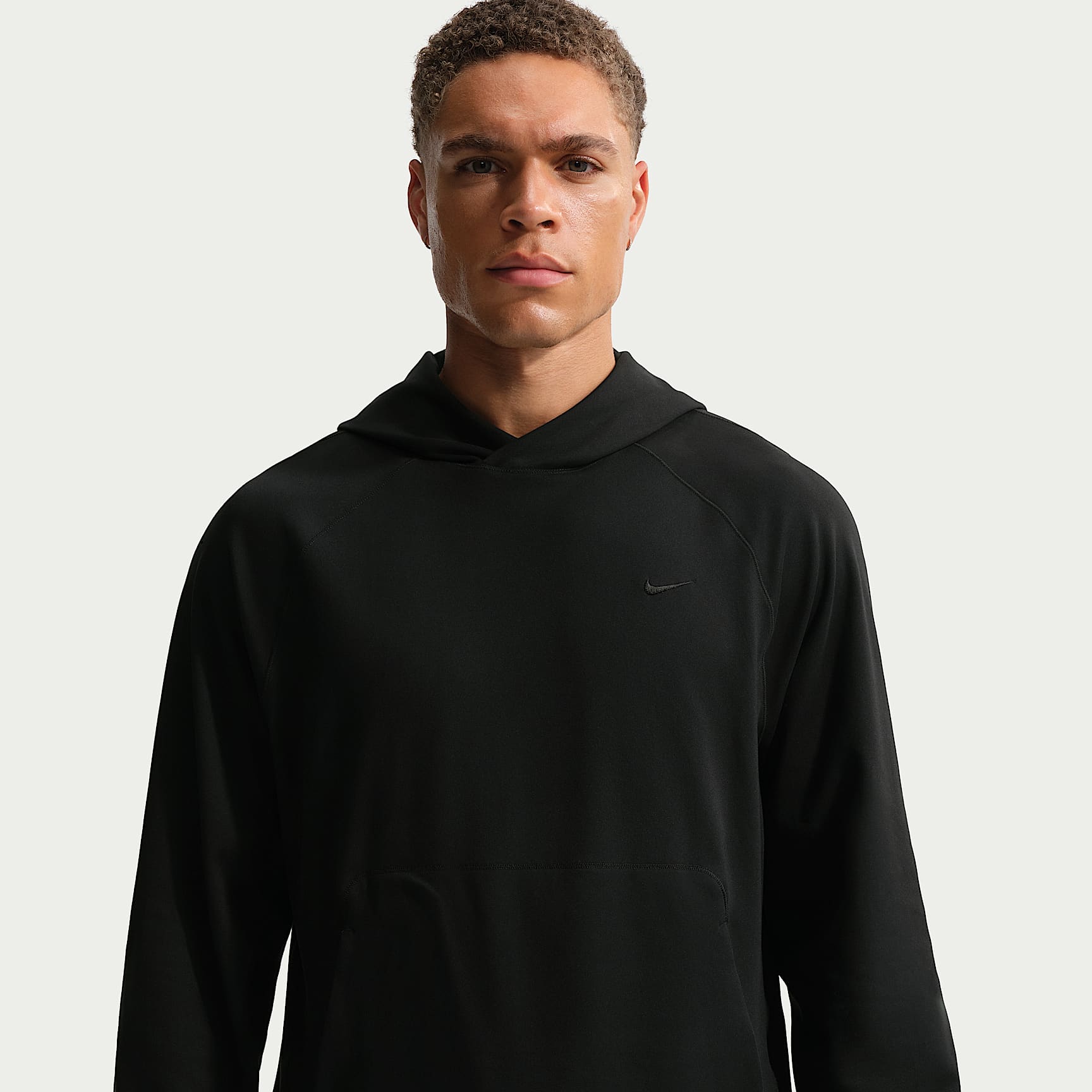 Nike Primary NanoKnit Dri-FIT treningsshettegenser med UV-beskyttelse til herre