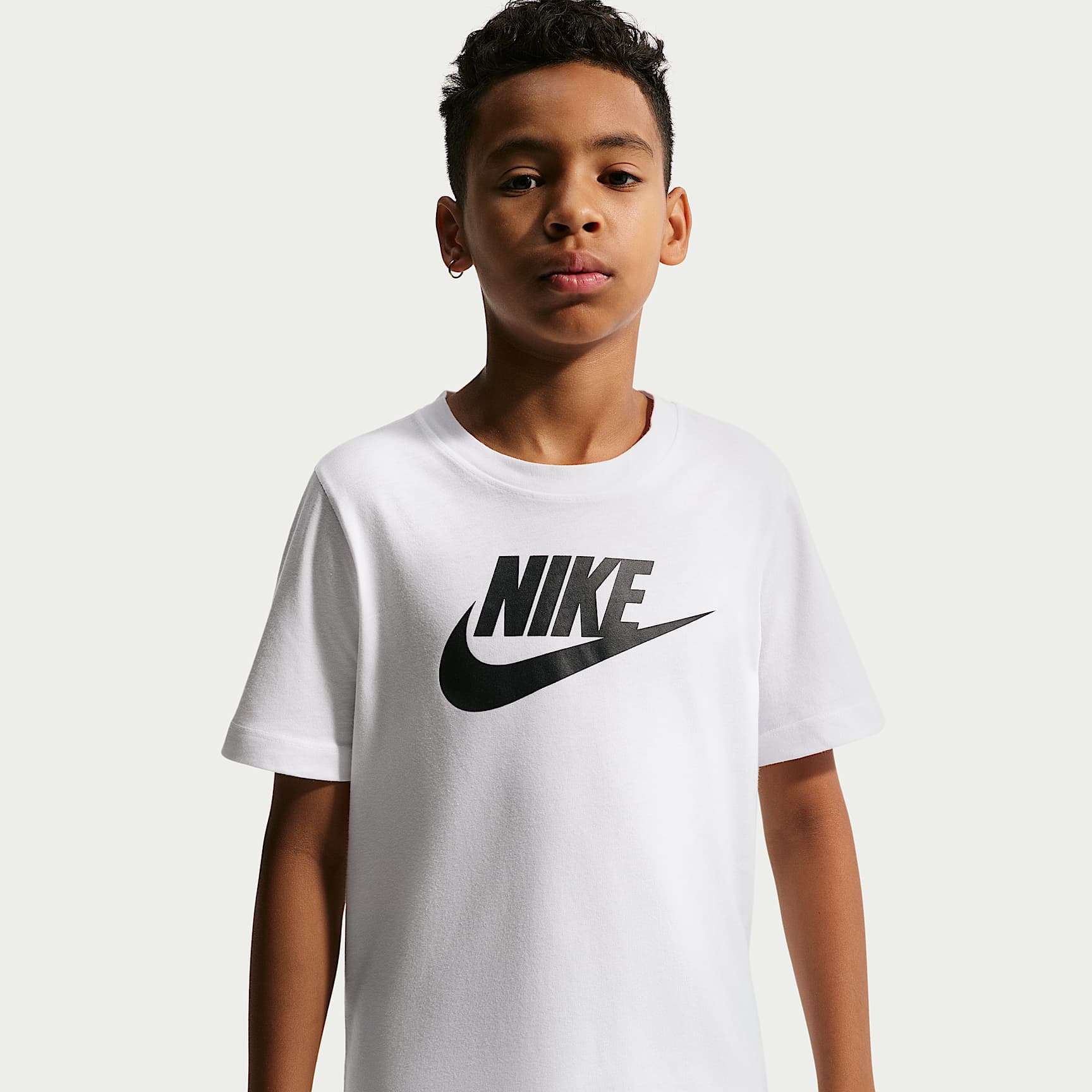 Nike Sportswear Older Kids' T-Shirt