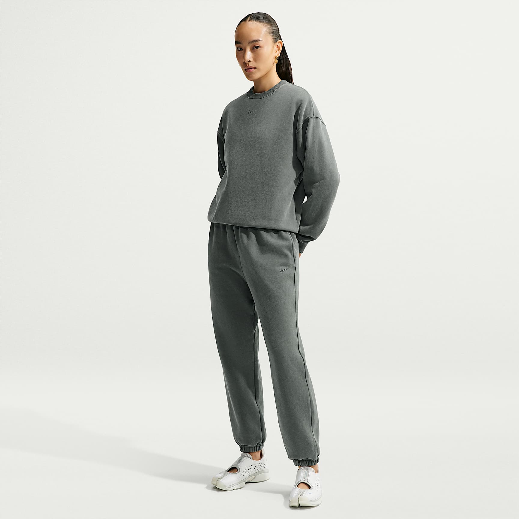 Nike Studio Fleece Medium Weight 女款寬版高腰水洗束口長褲