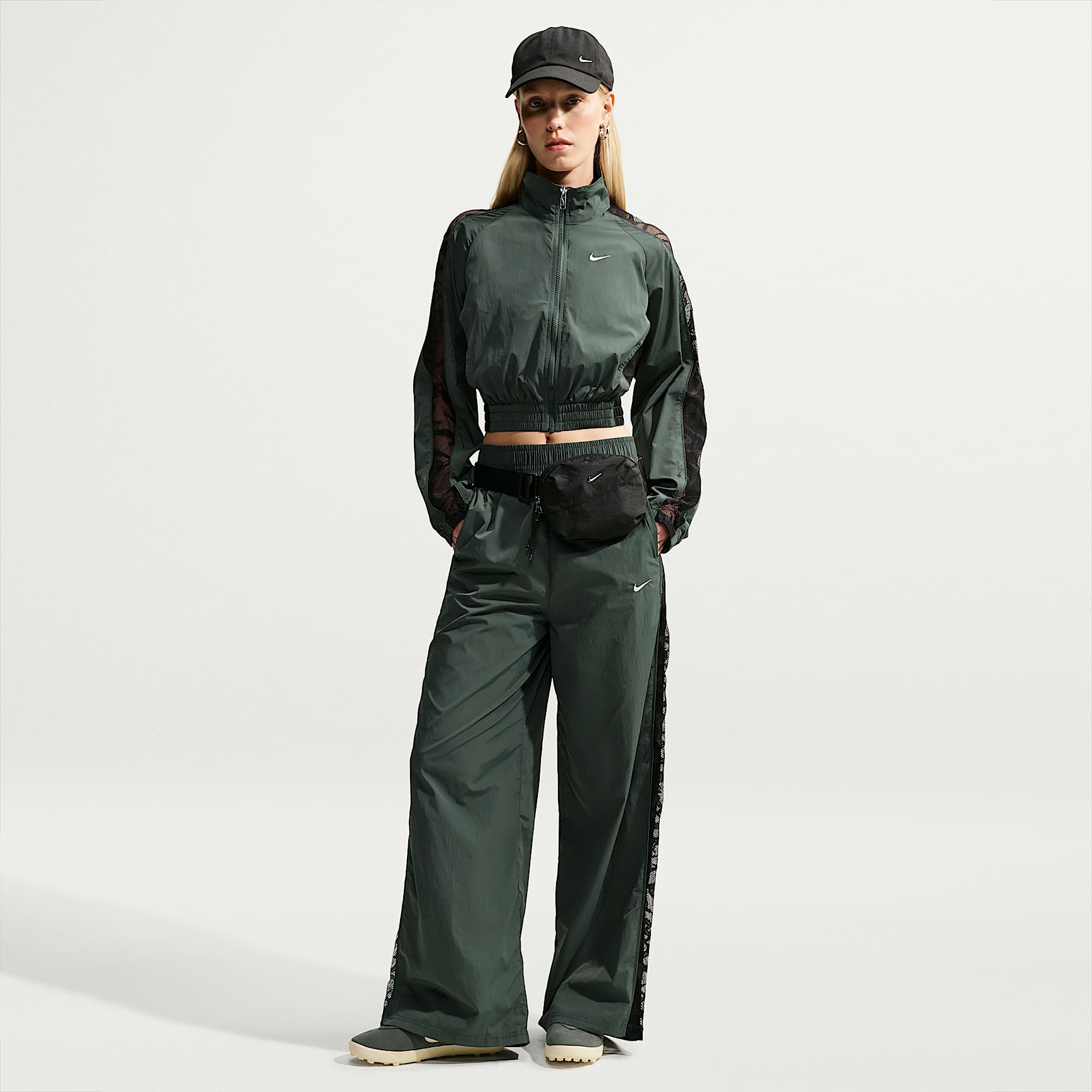 Nike Sportswear Women's Loose Mid-Rise Lace Track Pants