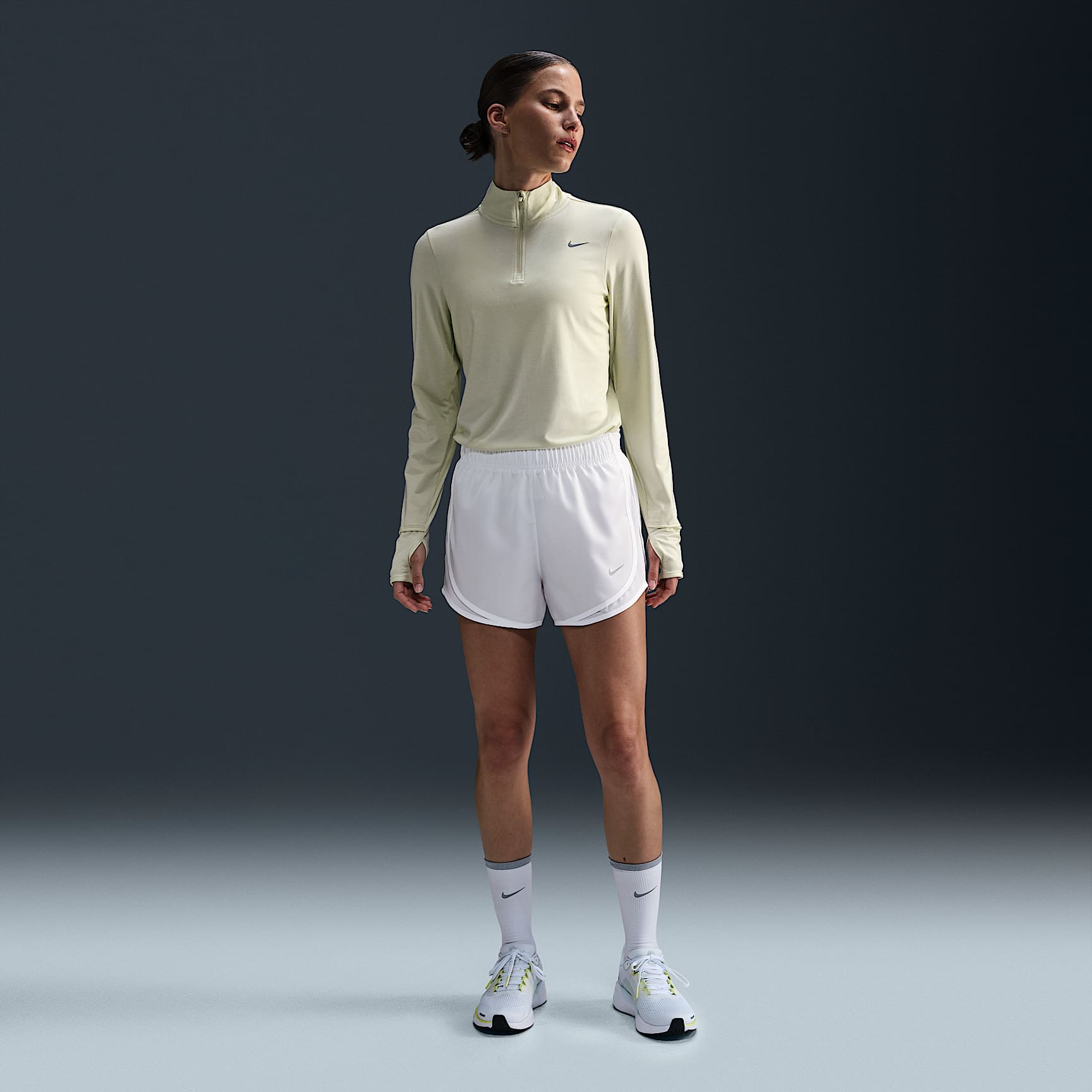 Shorts de correr Dri-FIT de tiro medio con forro de ropa interior para mujer Nike Tempo
