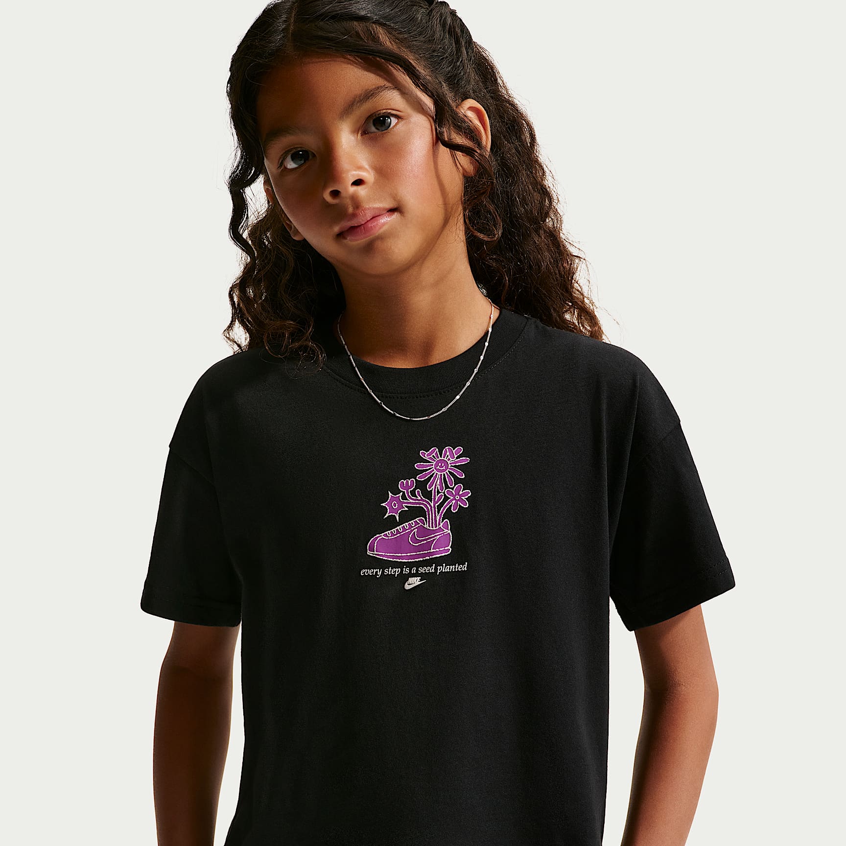 Nike Sportswear Big Kids' (Girls') Boxy T-Shirt