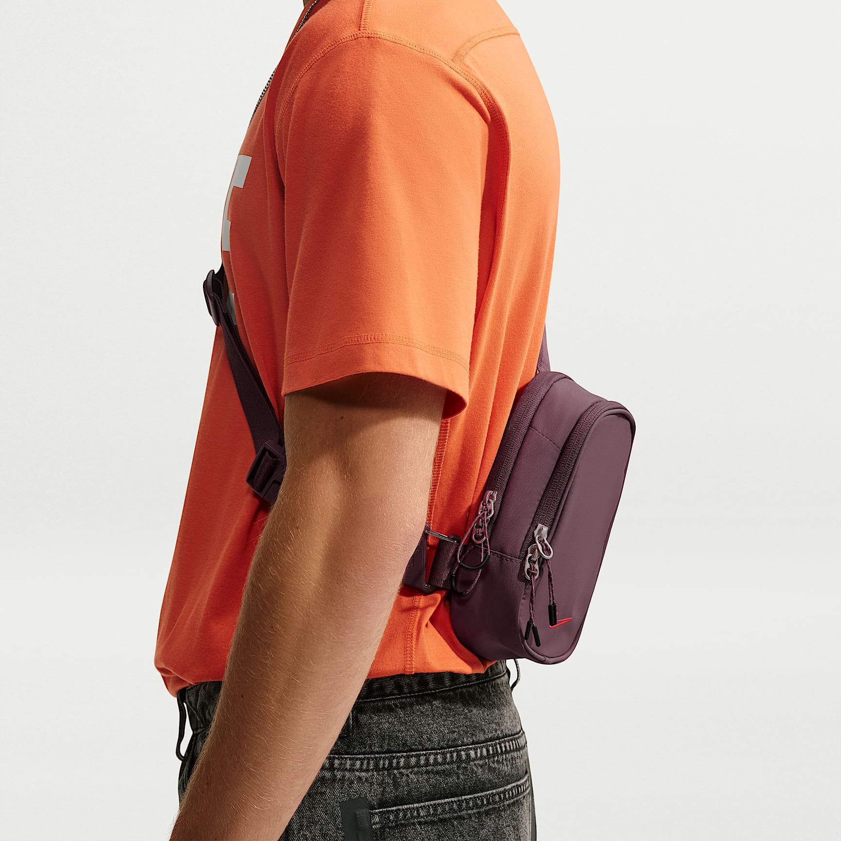 Nike Commute Crossbody Bag (1L)