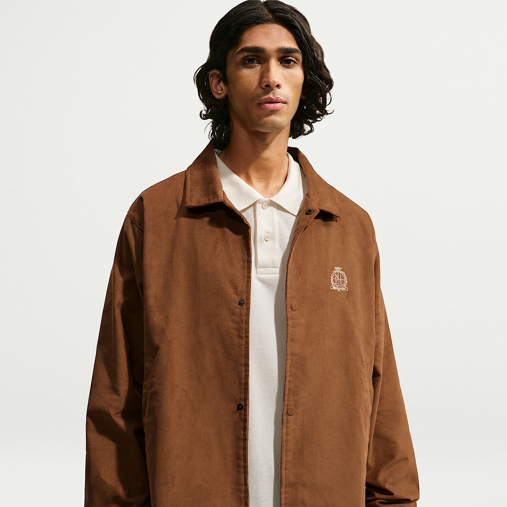 Chamarra de coach de pana para hombre Nike Sportswear Club