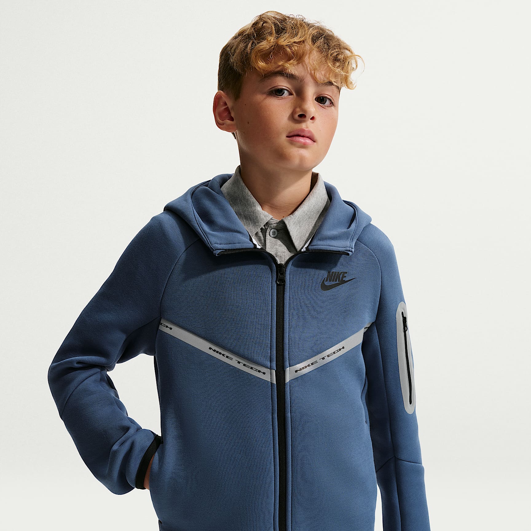 Nike Sportswear Tech Fleece Older Kids' Full-Zip Hoodie with Reflective Design Accents