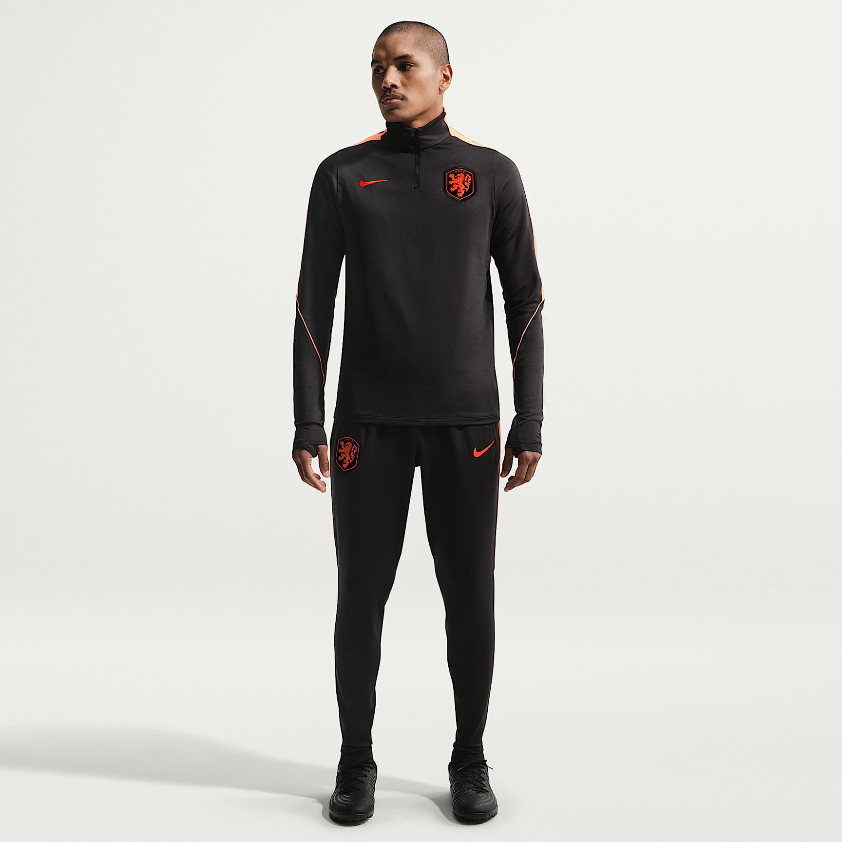 Męskie spodnie piłkarskie z dzianiny Nike Dri-FIT Holandia Strike