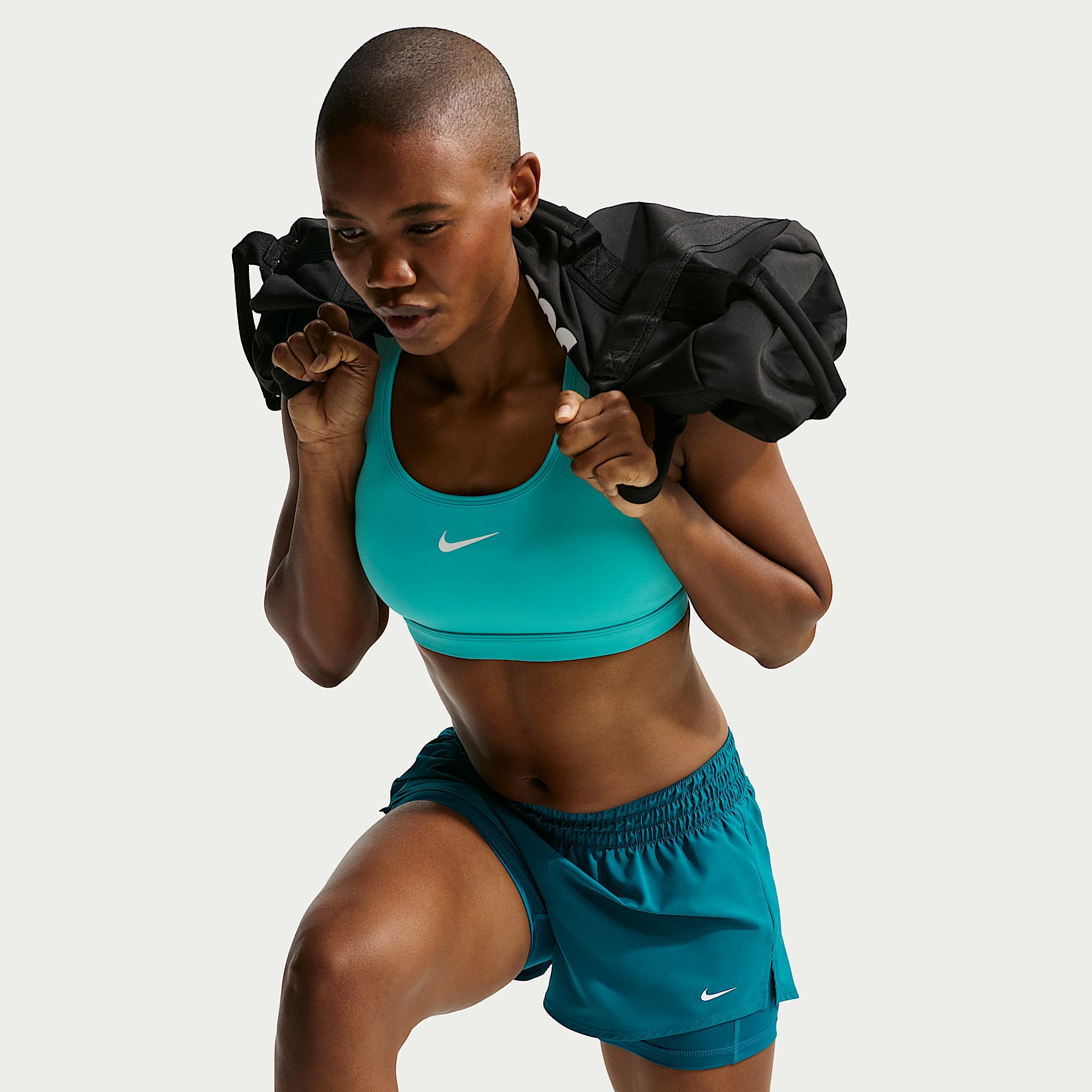 Nike Swoosh 中度支撐型女款襯墊運動內衣