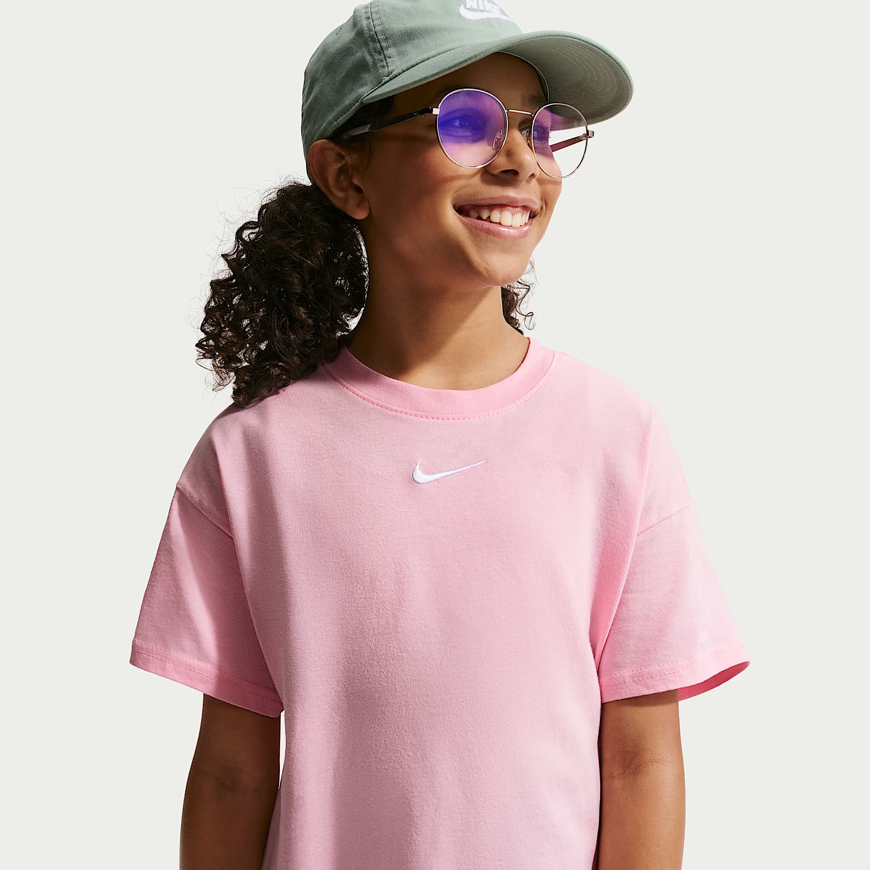 Nike Sportswear Essential Big Kids' (Girls') T-Shirt