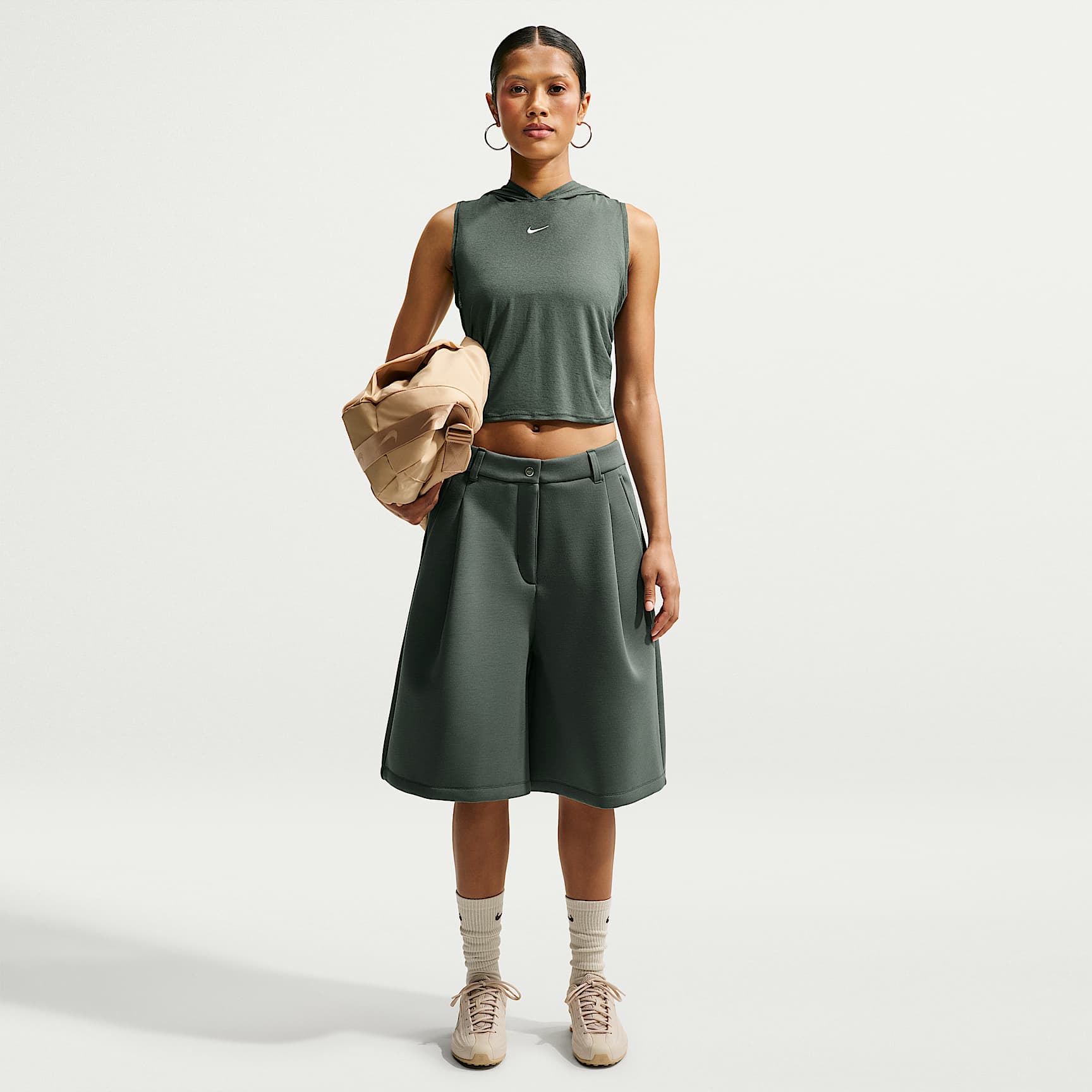 Nike Pregame Fleece Pantalón corto oversize de talle medio - Mujer
