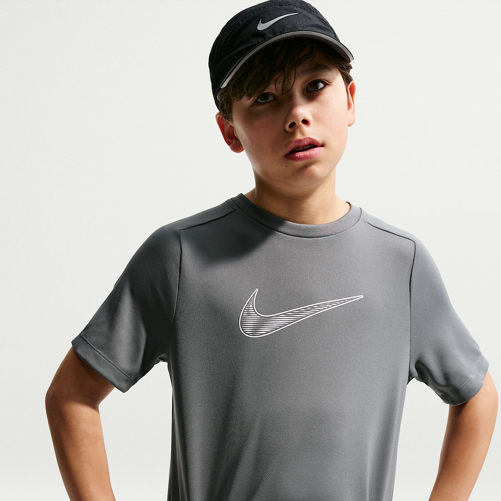 Playera de entrenamiento de manga corta Dri-FIT para niño talla grande Nike Multi