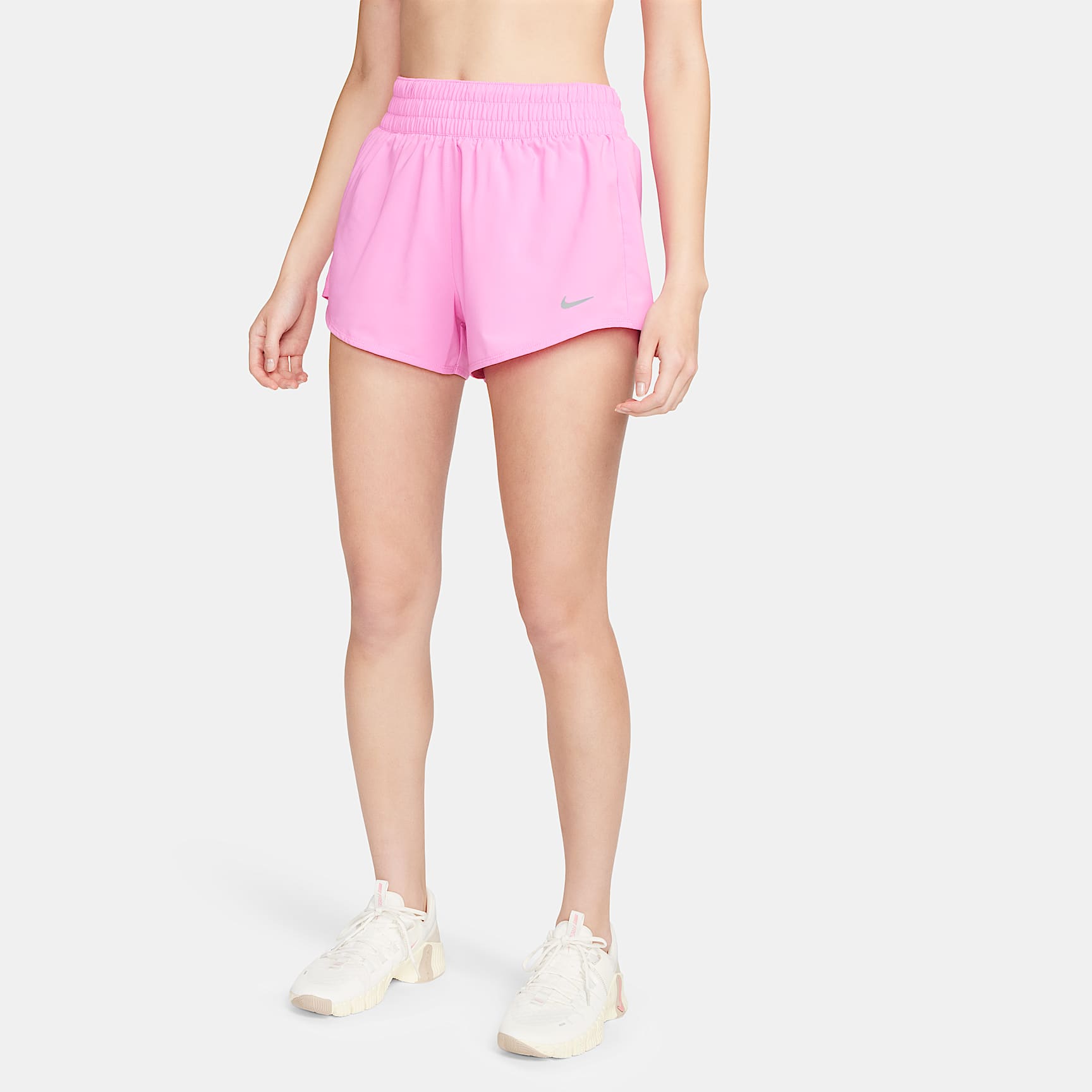 Shorts con forro de ropa interior Dri-FIT de tiro medio de 8 cm para mujer Nike One