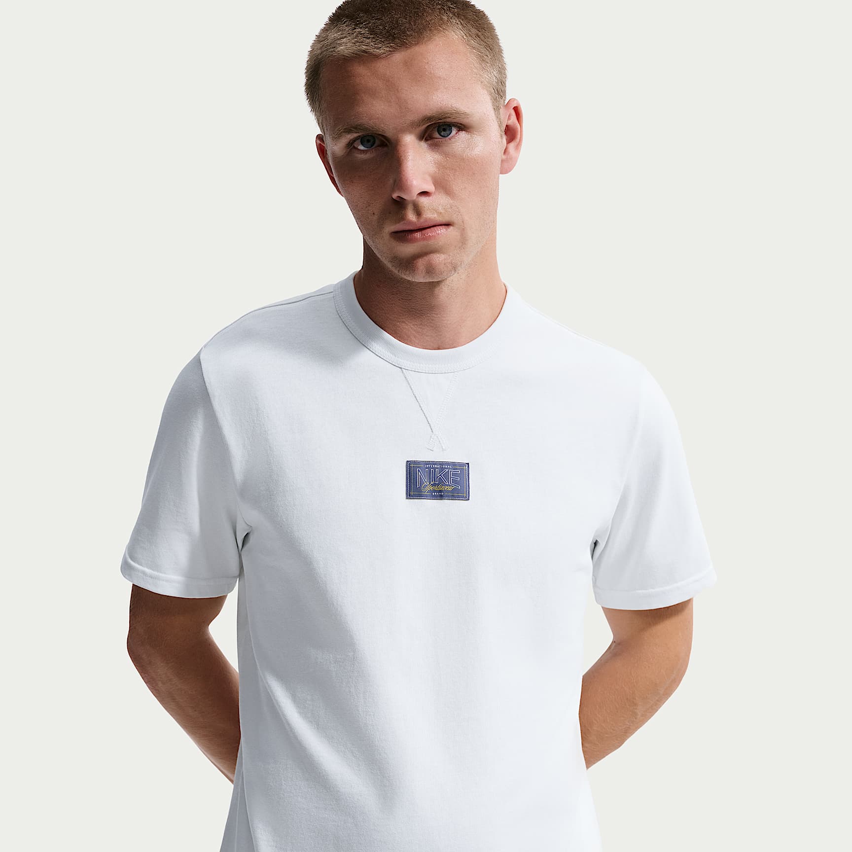 Playera Nike Sportswear Premium Essentials