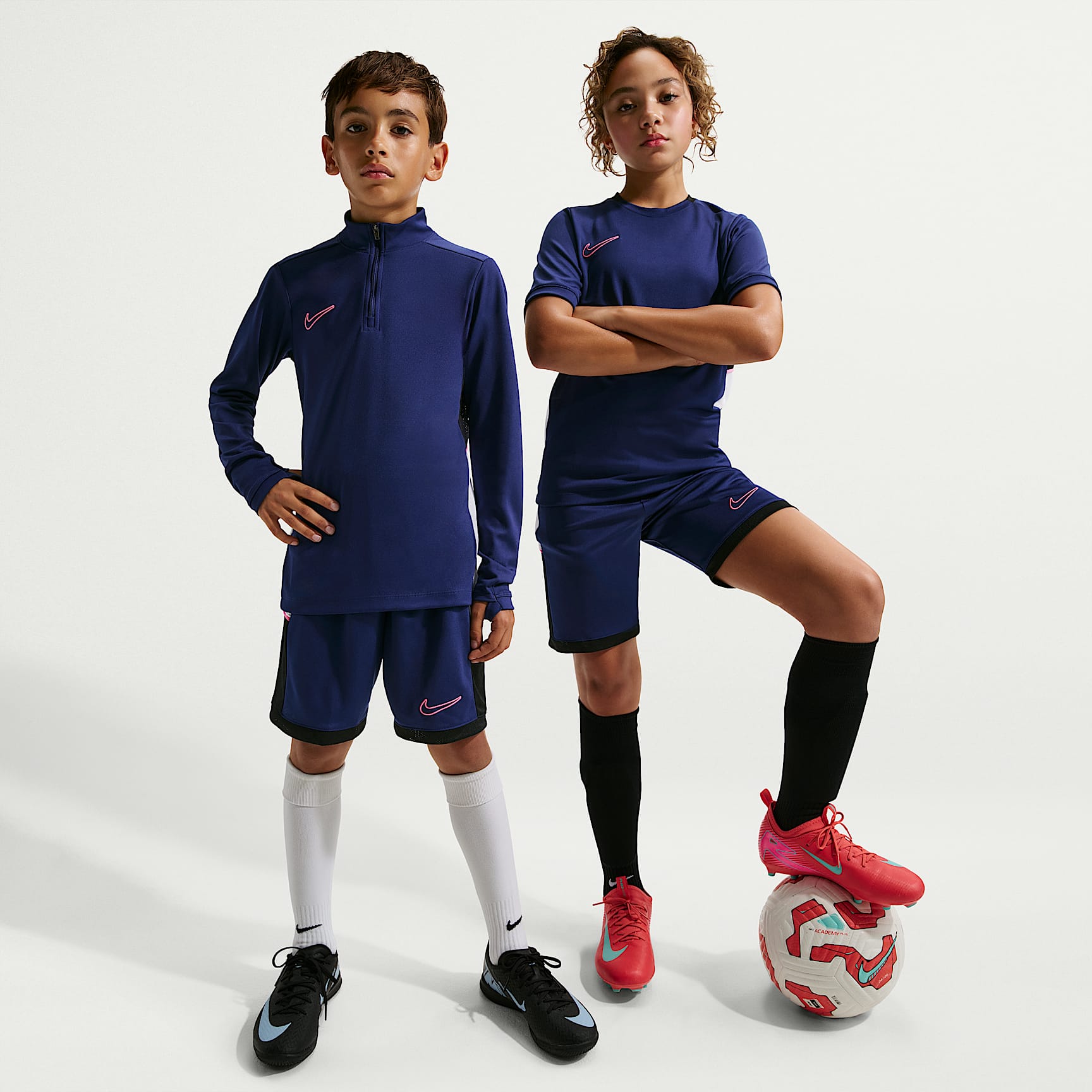 Shorts de fútbol de tejido Knit Dri-FIT para niños talla grande Nike Academy