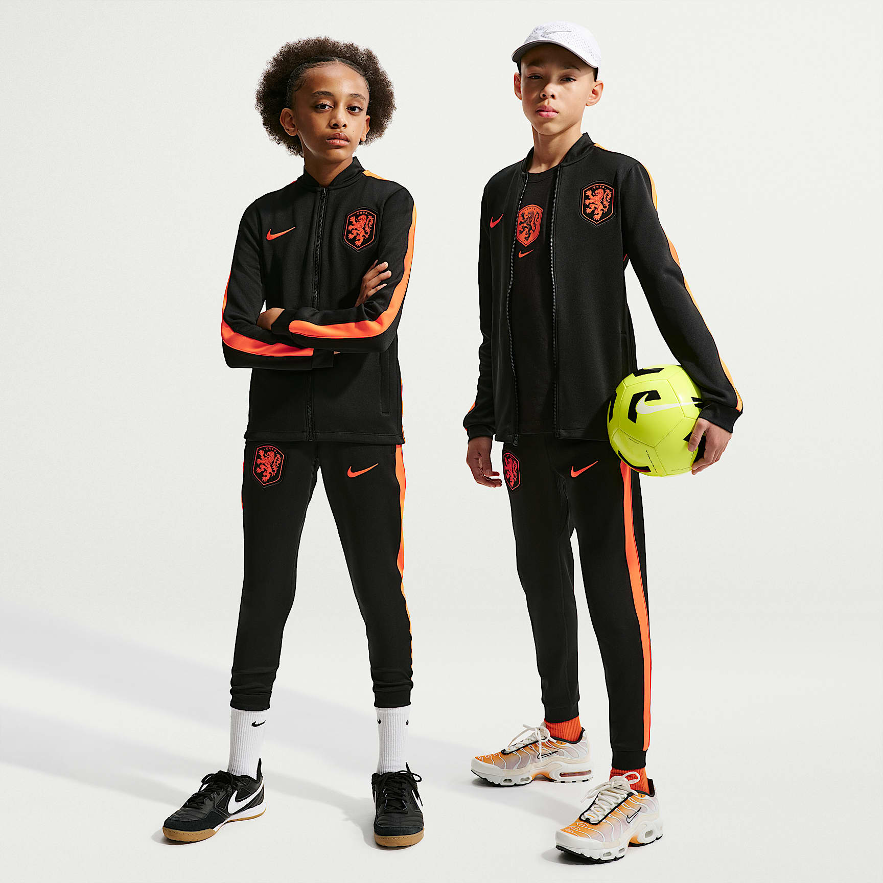 Netherlands Strike Older Kids' Nike Dri-FIT Football Knit Tracksuit
