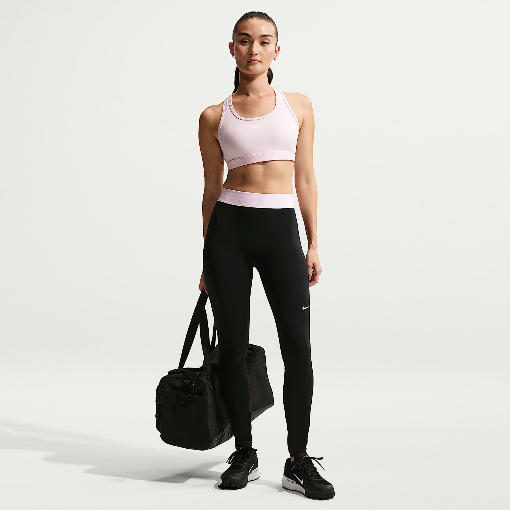Nike Pro leggings i full lengde med mellomhøyt liv til dame