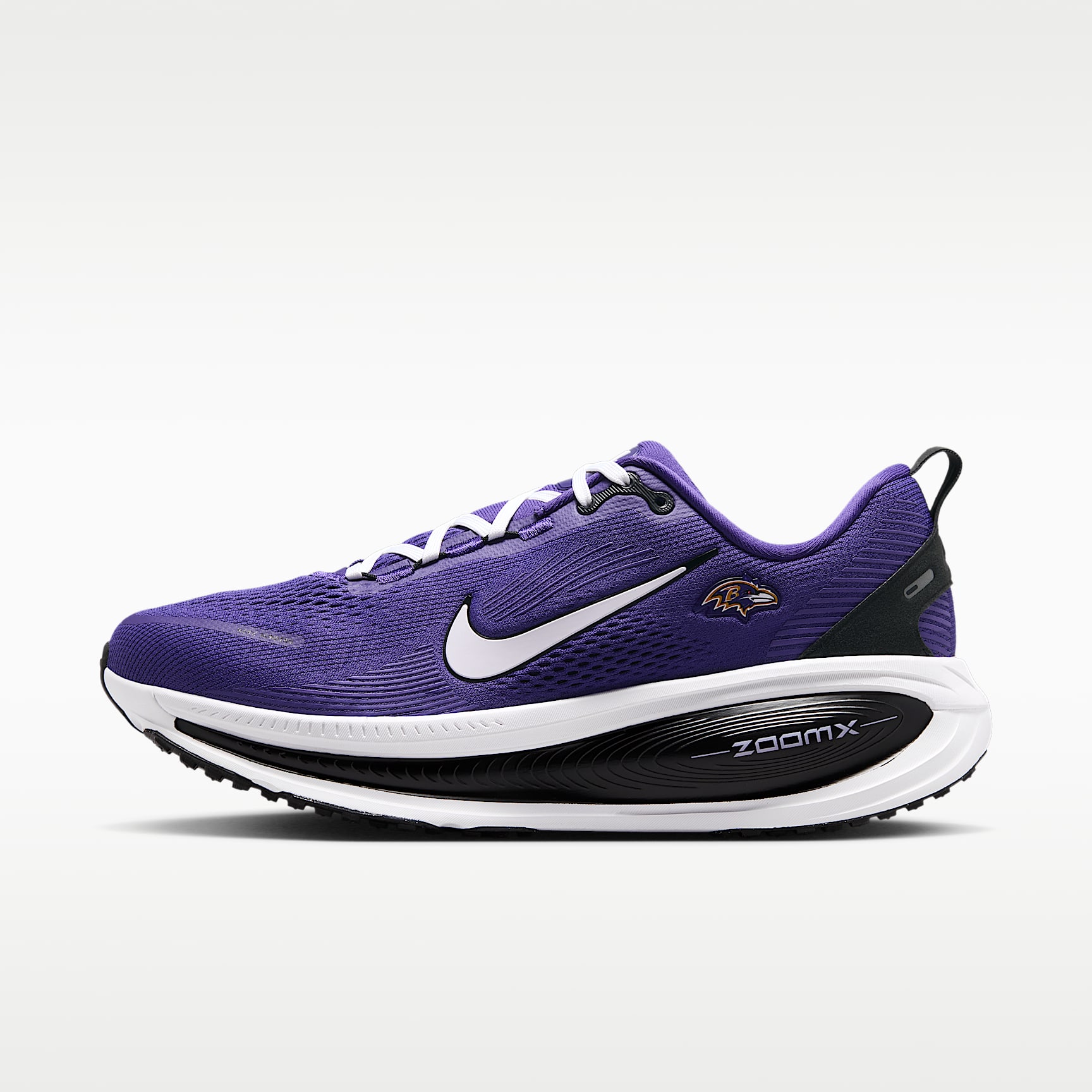 Tenis de correr en pavimento de la NFL para hombre Nike Vomero 18 (Baltimore Ravens)
