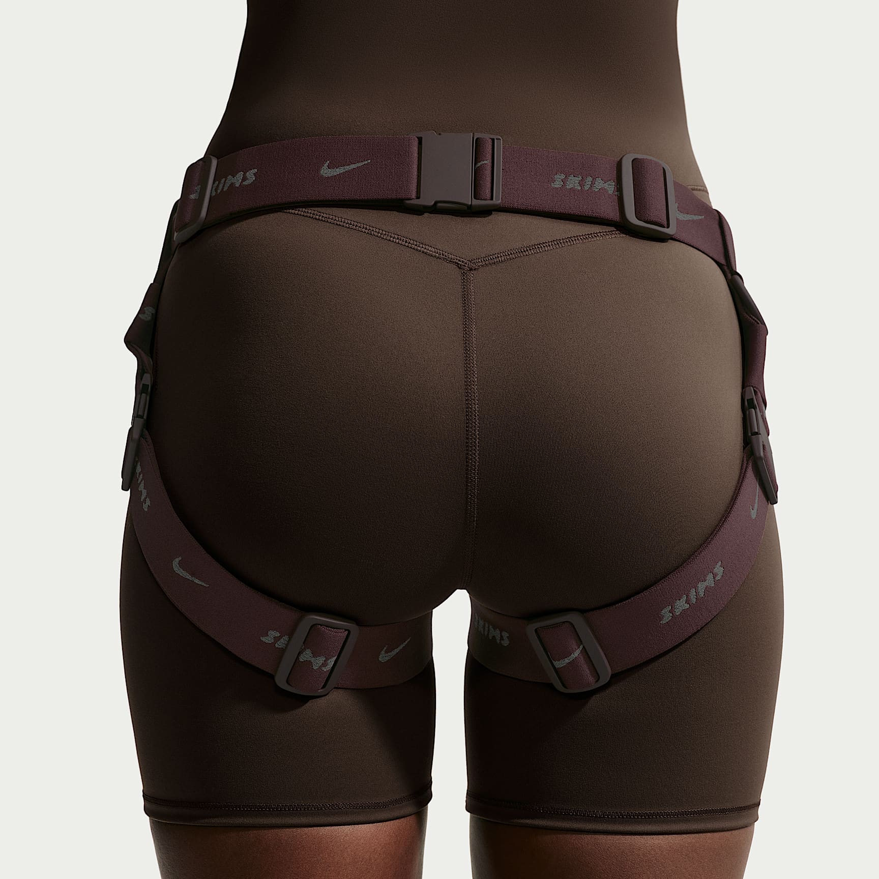 Riñonera con arnés para mujer NikeSKIMS