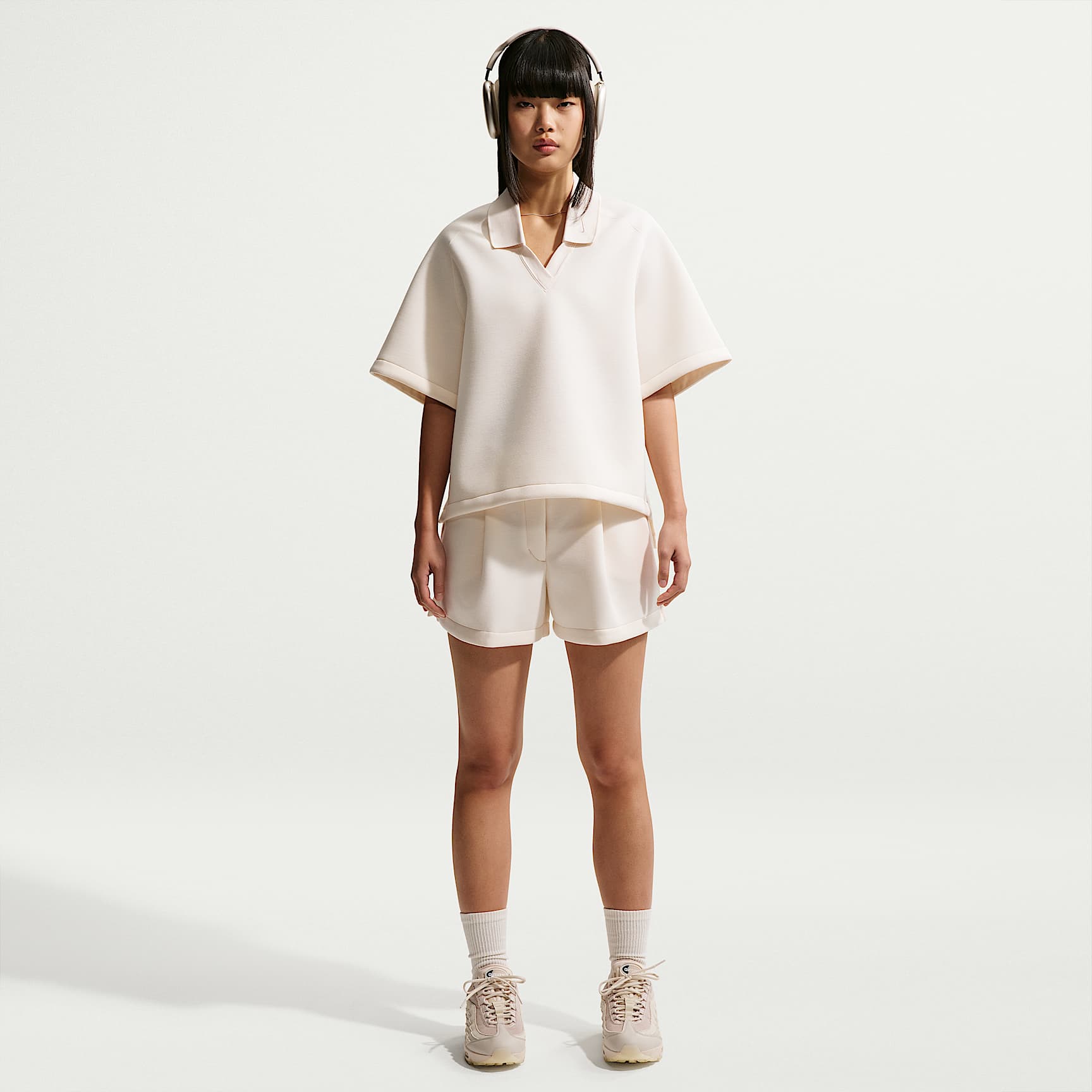 Nike Pre-Game Fleece Women's Loose Mid-Rise Tailored Shorts