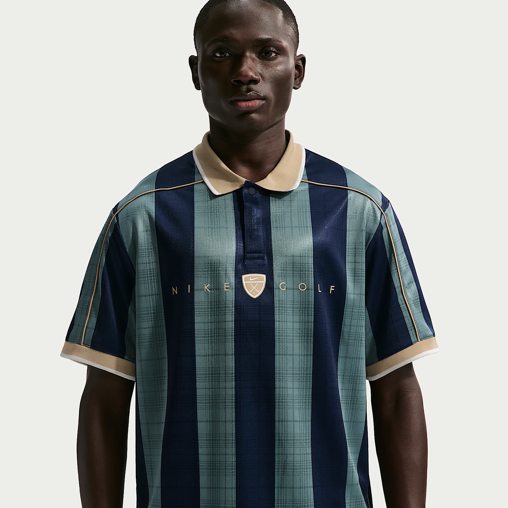 Nike Fairway Fresh Men's Dri-FIT Loose Short-Sleeve Golf Polo