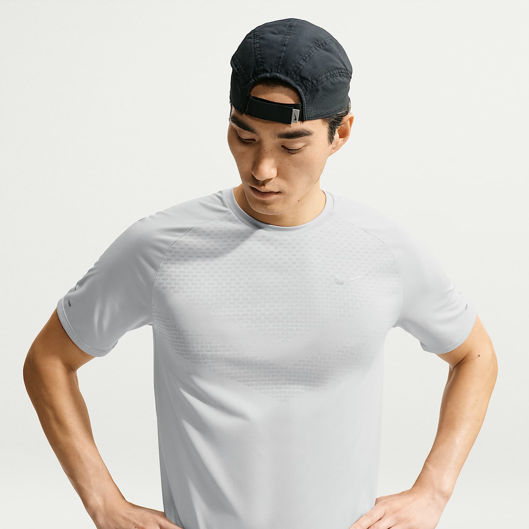 Nike Stride 男款 Dri-FIT ADV 短袖跑步上衣