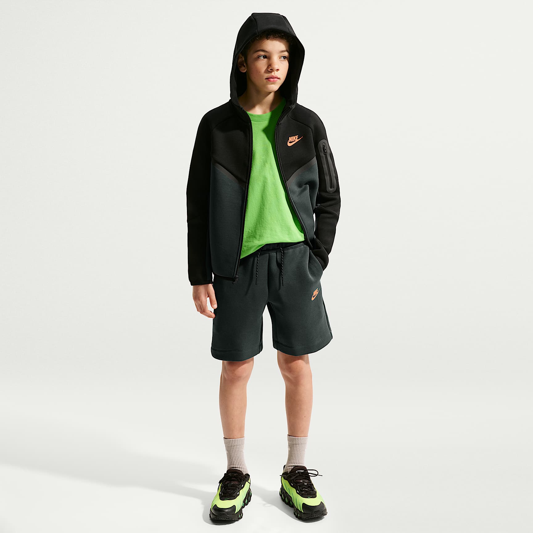 Nike Sportswear Tech Fleece Older Kids' (Boys') Shorts