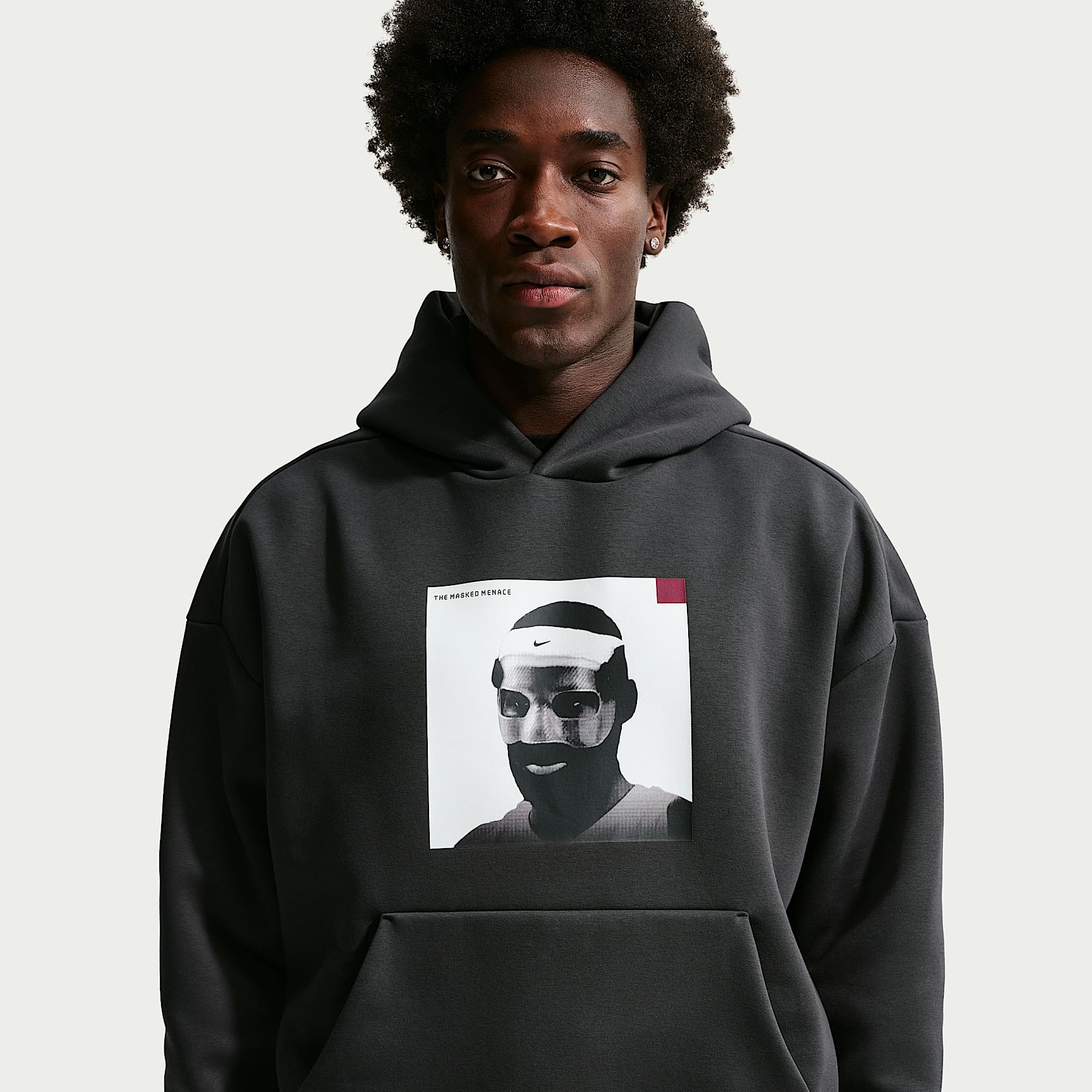 Sudadera con gorro de básquetbol Therma-FIT para hombre LeBron “Masked Menace”