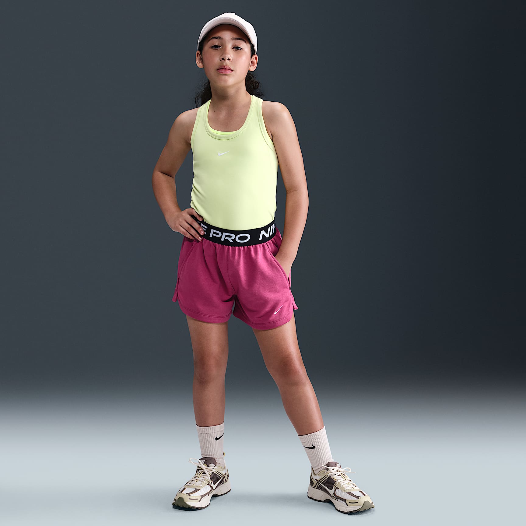 Shorts Dri-FIT para niña talla grande Nike Pro Fleece