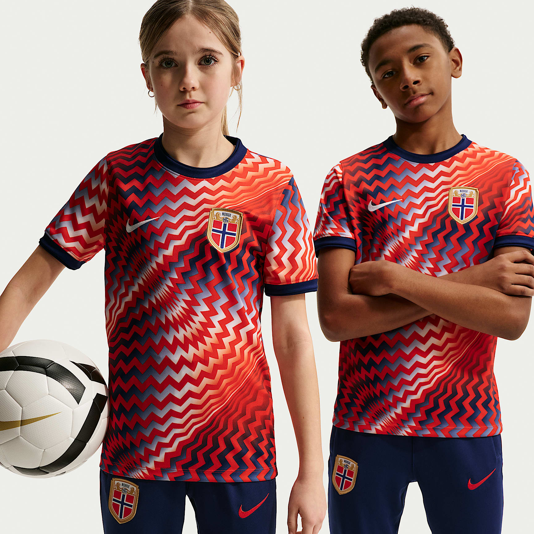 Norway Big Kids' Nike Dri-FIT Soccer Pre-Match Short-Sleeve Top