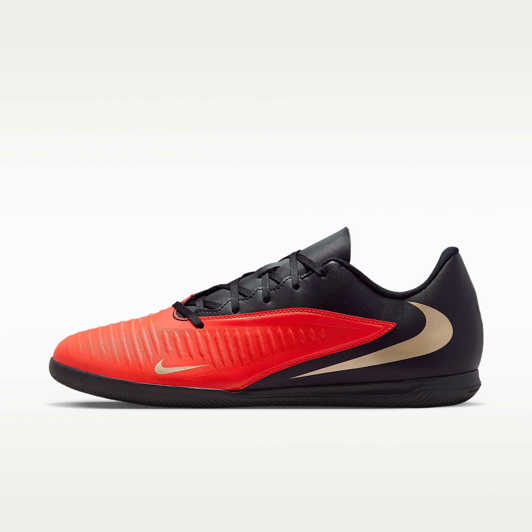 Nike Phantom 6 Low Club fotballsko for innendørsbane/gate