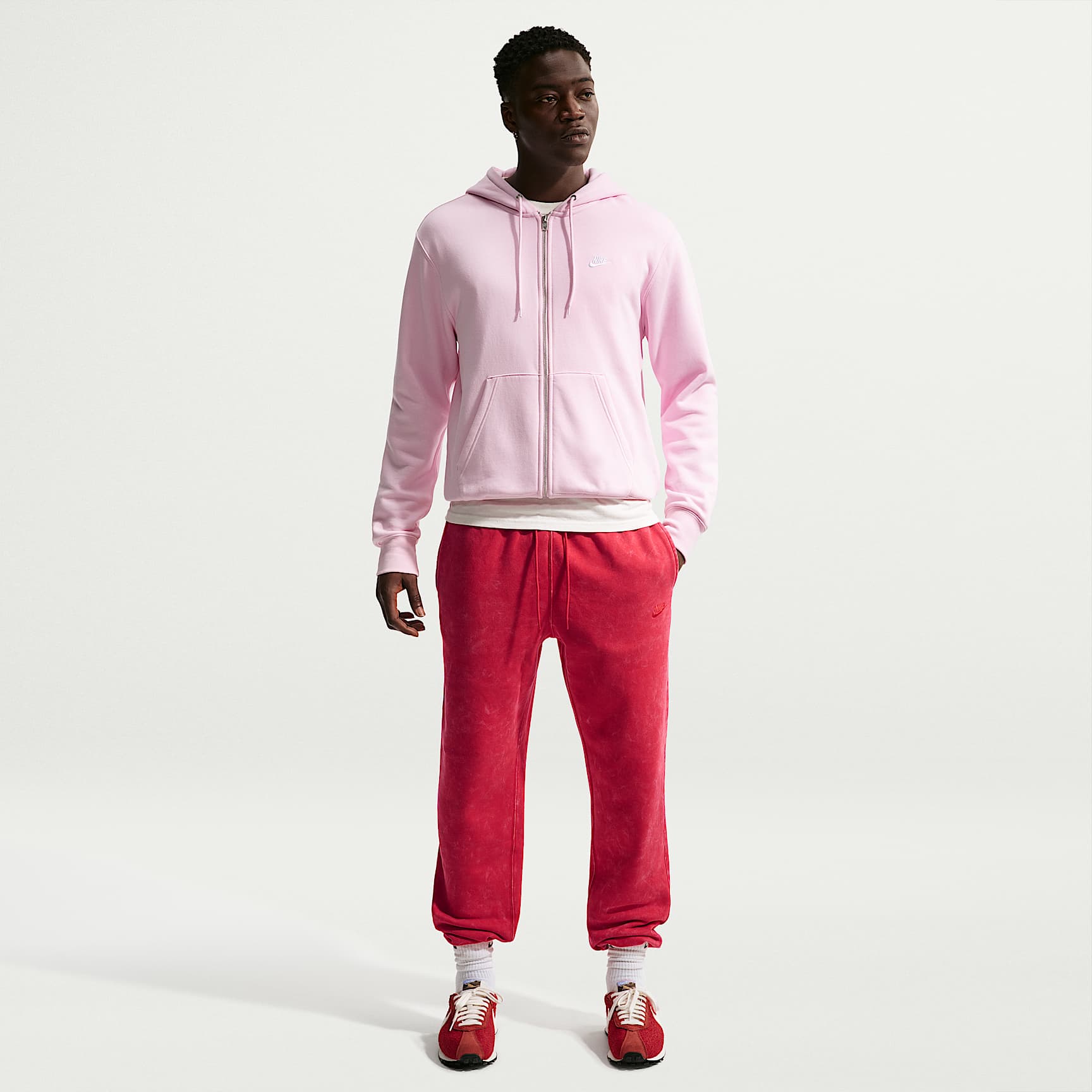 Pants de tejido Fleece con puño con efecto lavado para hombre Nike Sportswear Club