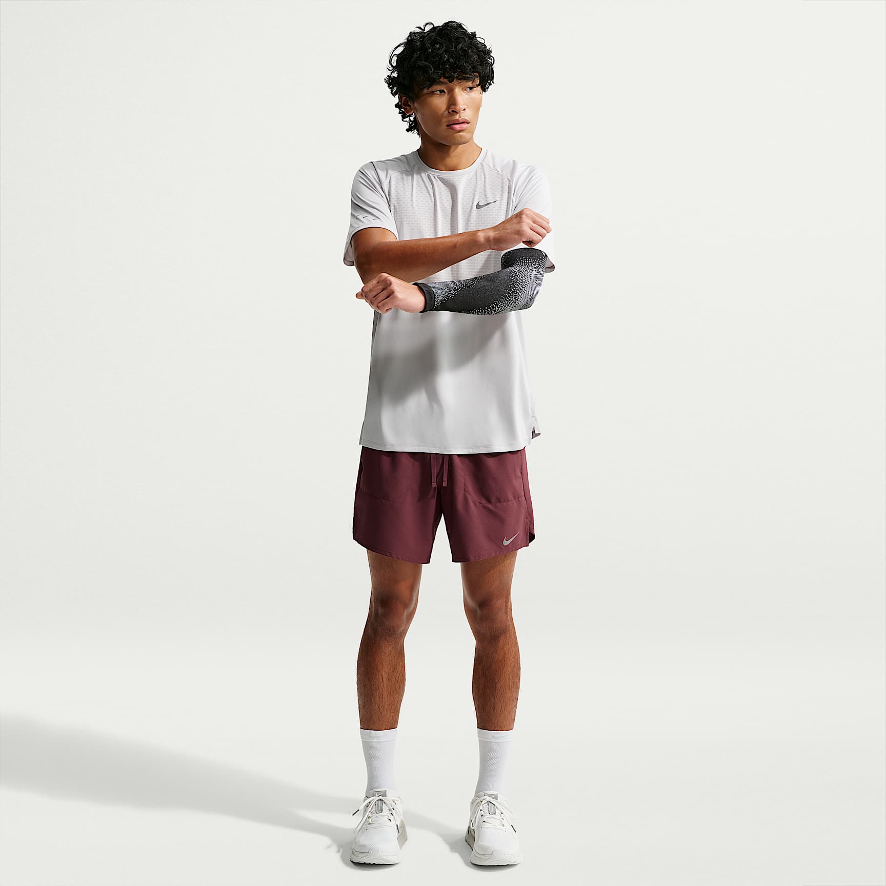 Shorts de correr Dri-FIT de 18 cm 2 en 1 para hombre Nike Stride