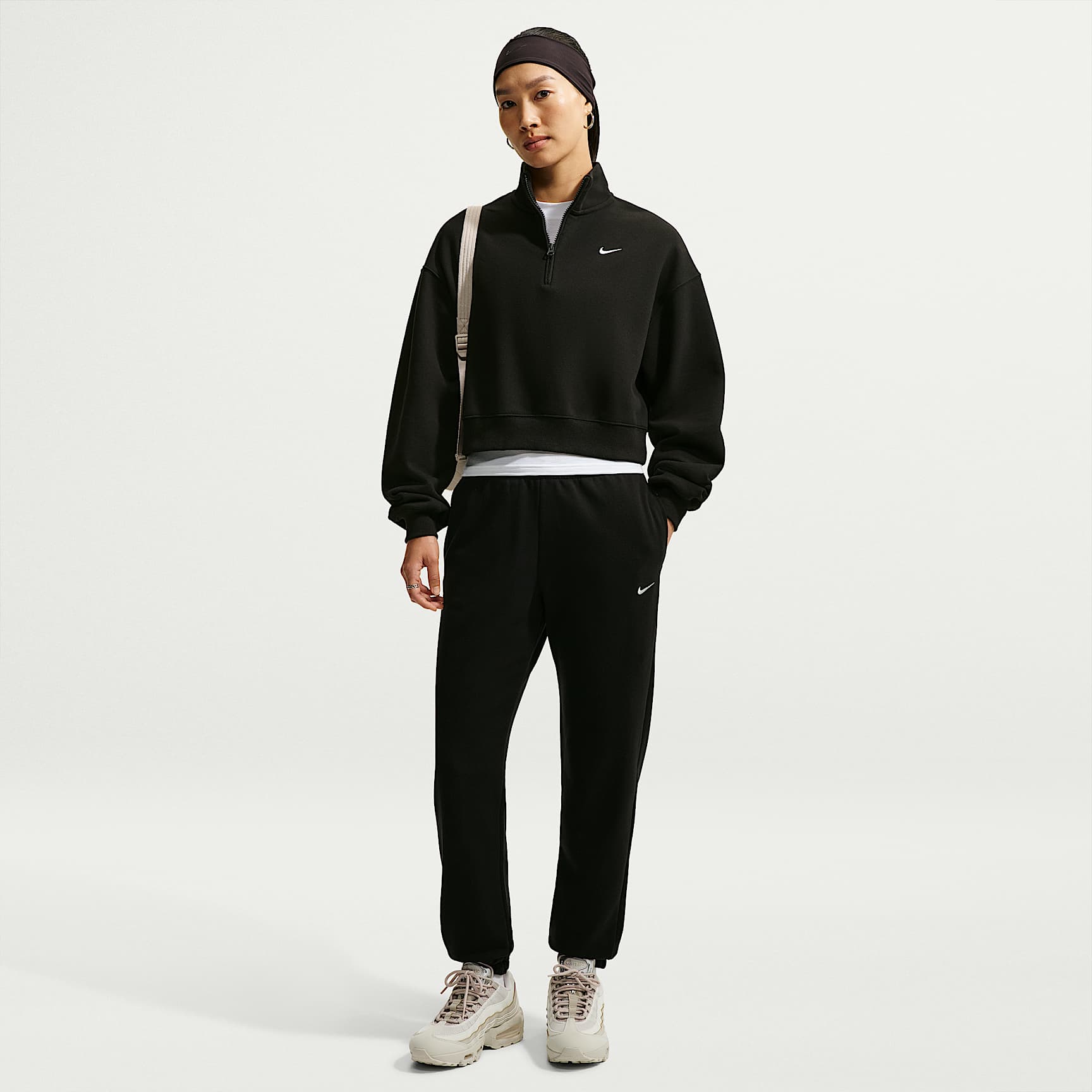 Nike Studio Fleece Lightweight Women's Mid-Rise Cuffed Trousers