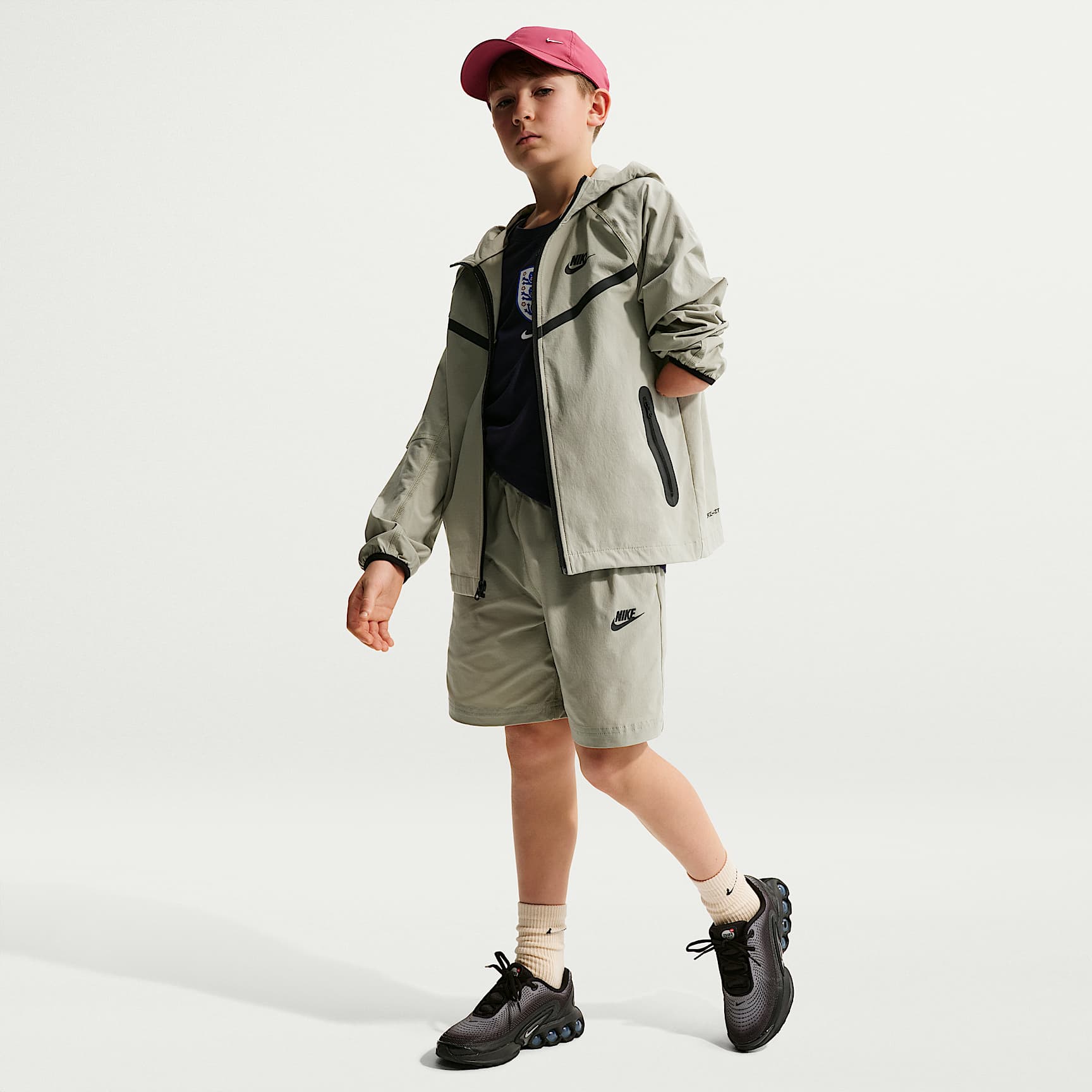 Nike Sportswear Tech Older Kids' (Boys') Woven Shorts