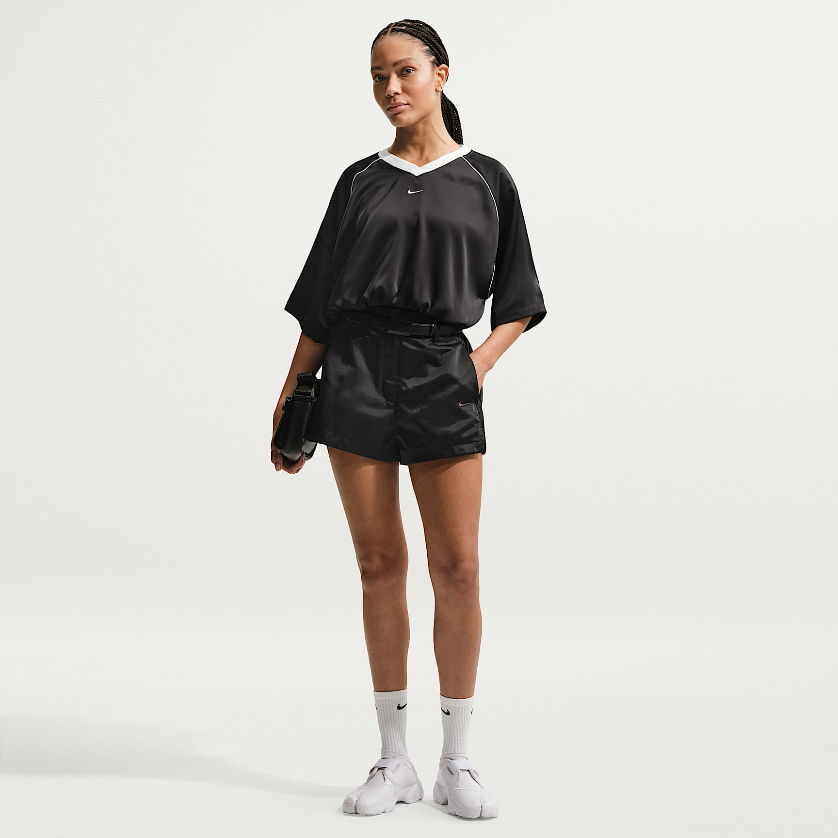 Shorts de satén de tiro alto para mujer Nike Sportswear