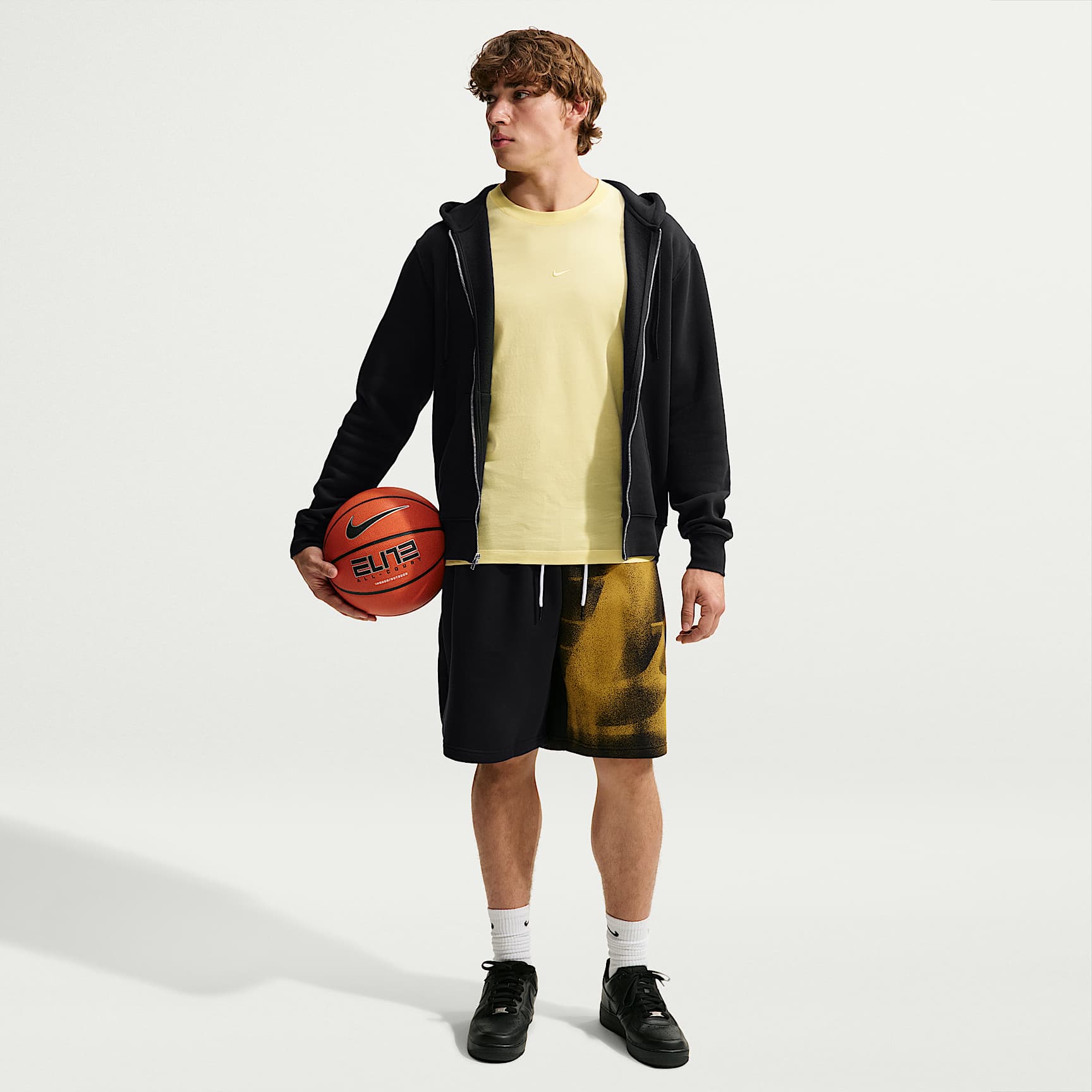 Los Angeles Lakers Standard Issue Nike Men's Fleece Basketball Shorts